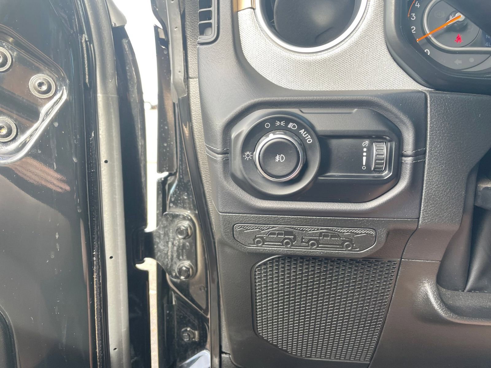 Thumbnail: 2025 Jeep Wrangler - 34