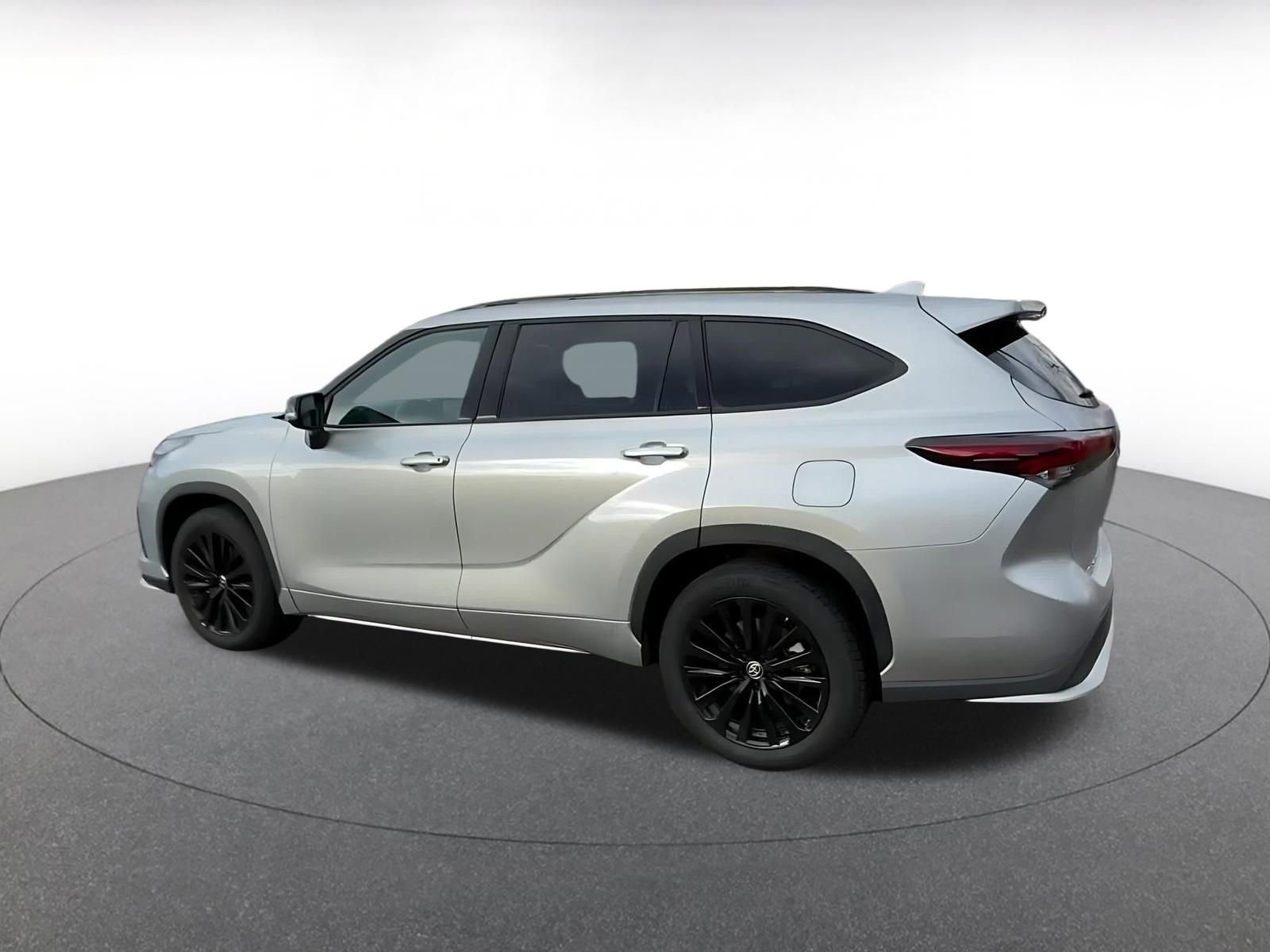 Thumbnail: 2025 Toyota Highlander - 10