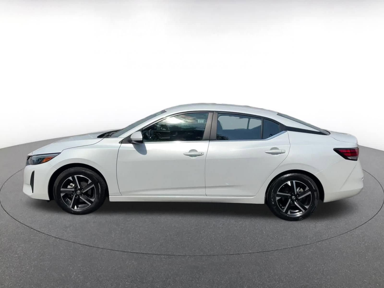 Thumbnail: 2024 Nissan Sentra - 9