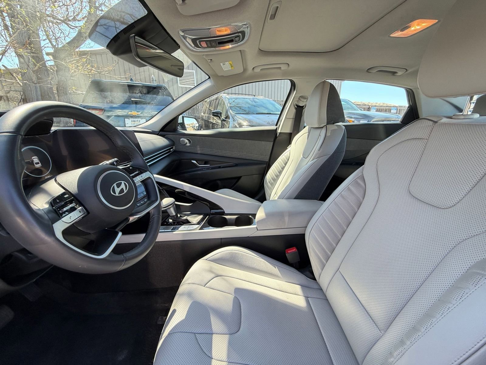 Thumbnail: 2025 Hyundai Elantra - 25