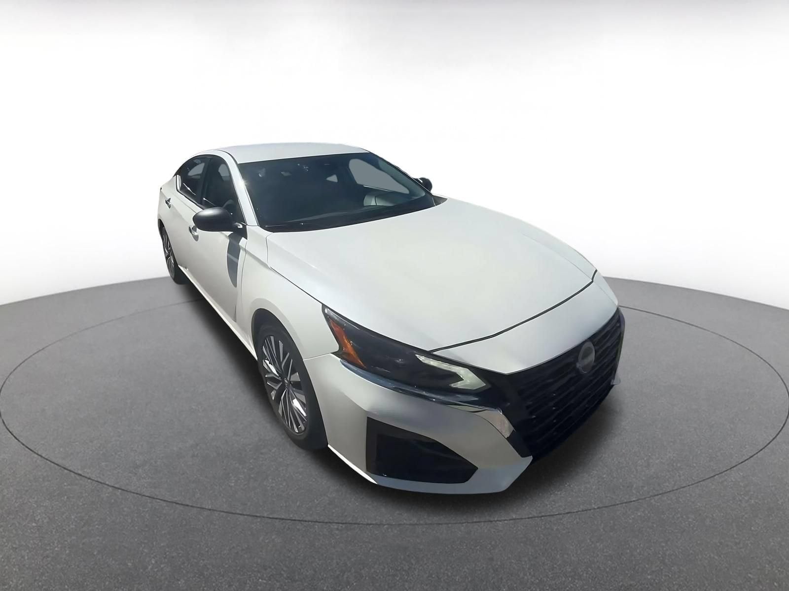 Thumbnail: 2025 Nissan Altima - 3