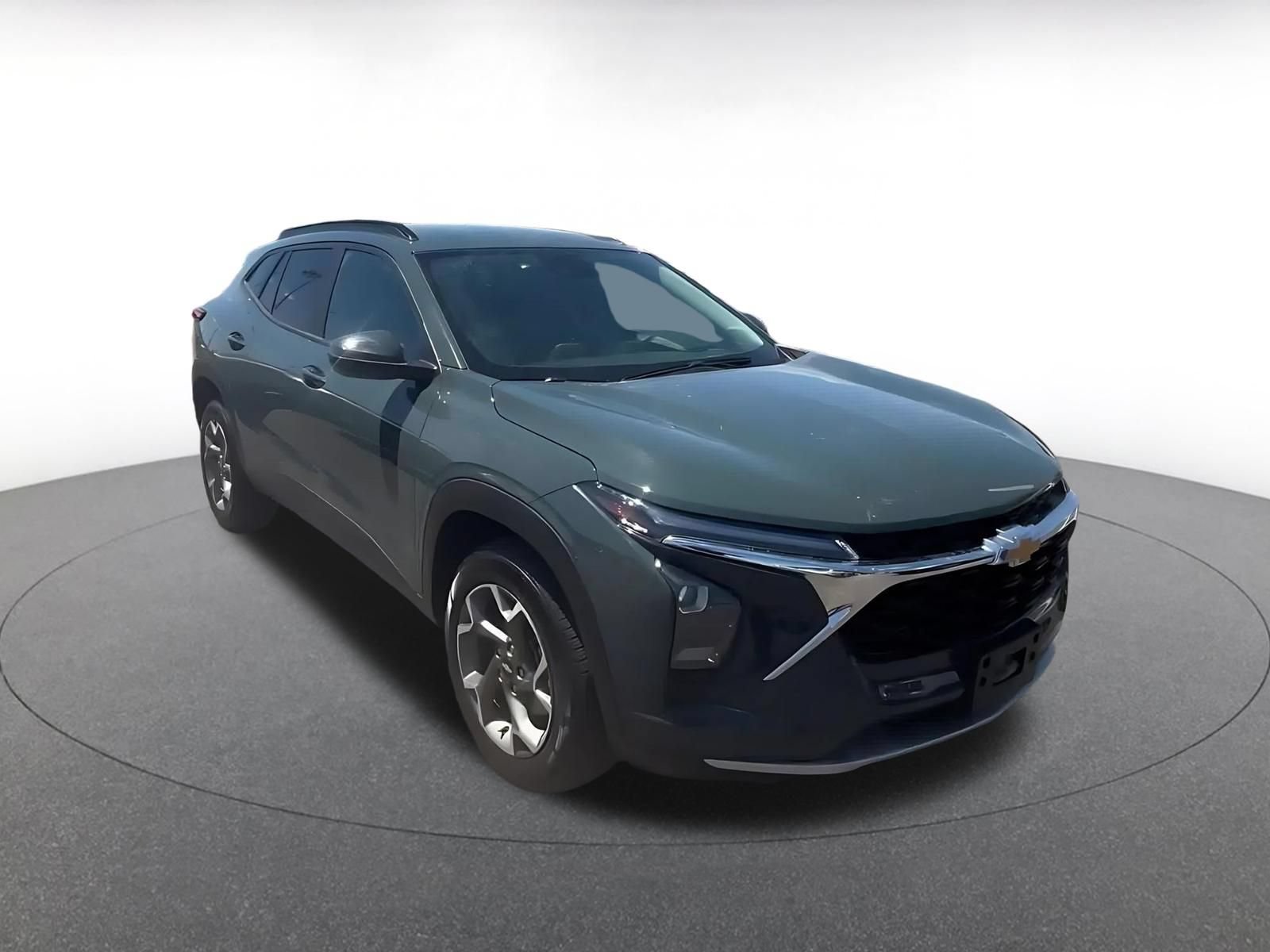 Thumbnail: 2025 Chevrolet Trax - 3