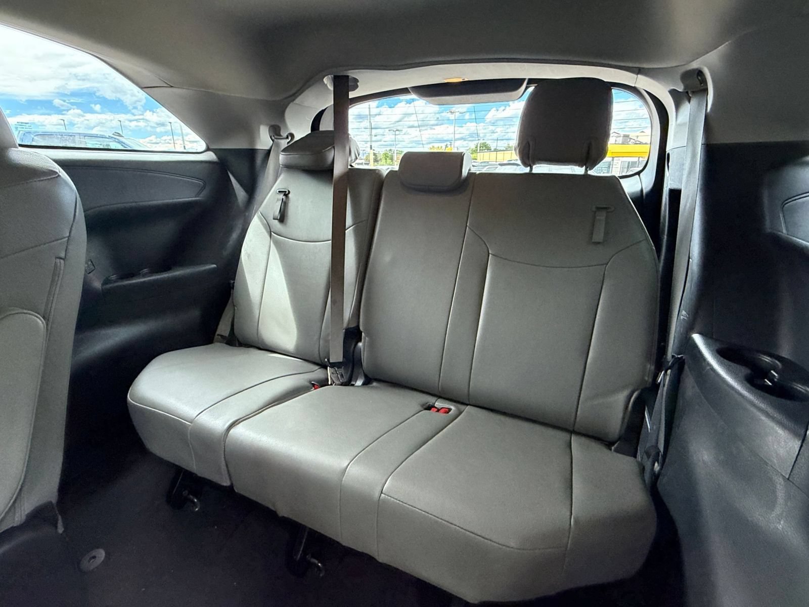 Thumbnail: 2025 Toyota Sienna - 29