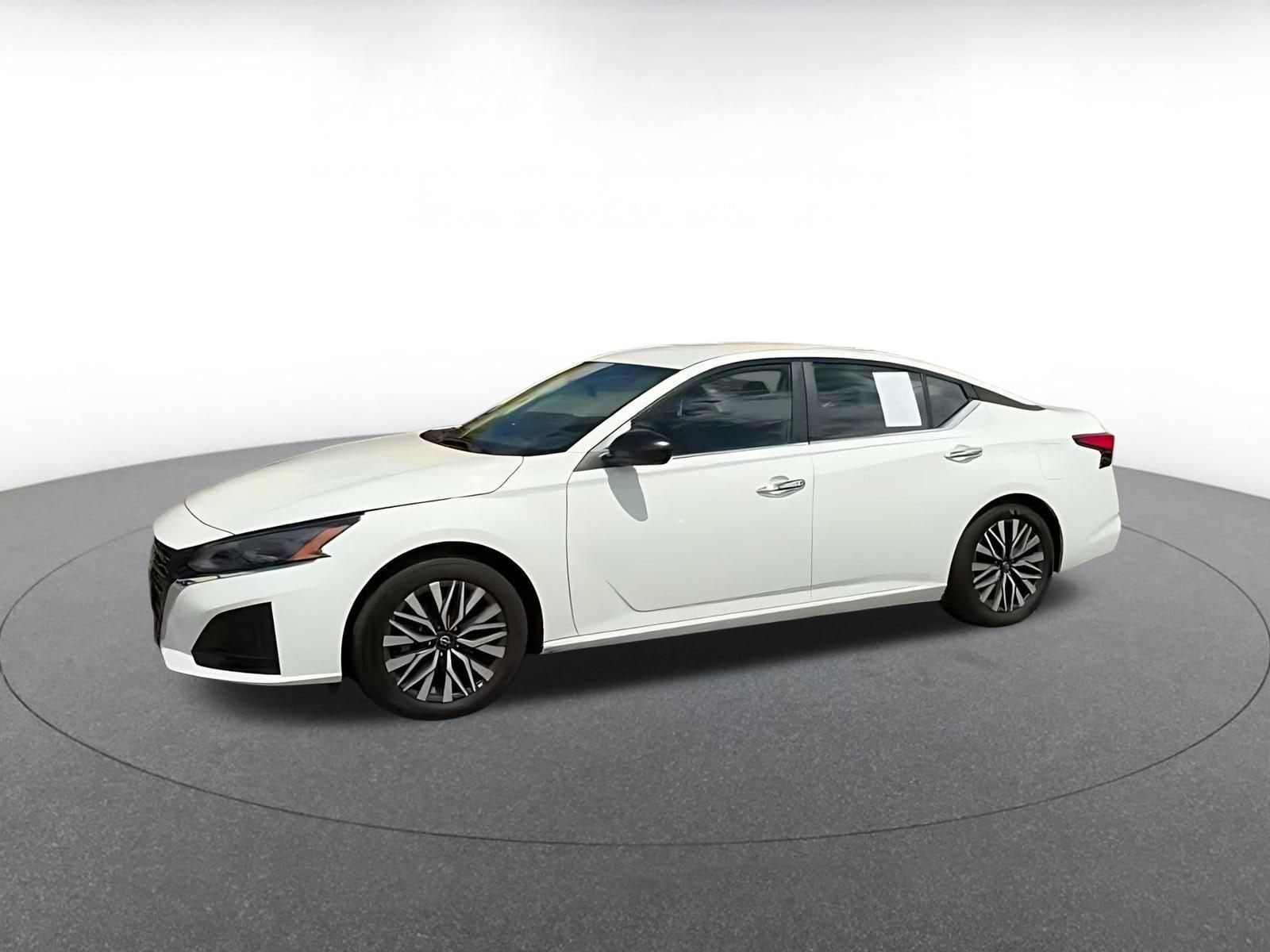 Thumbnail: 2025 Nissan Altima - 5