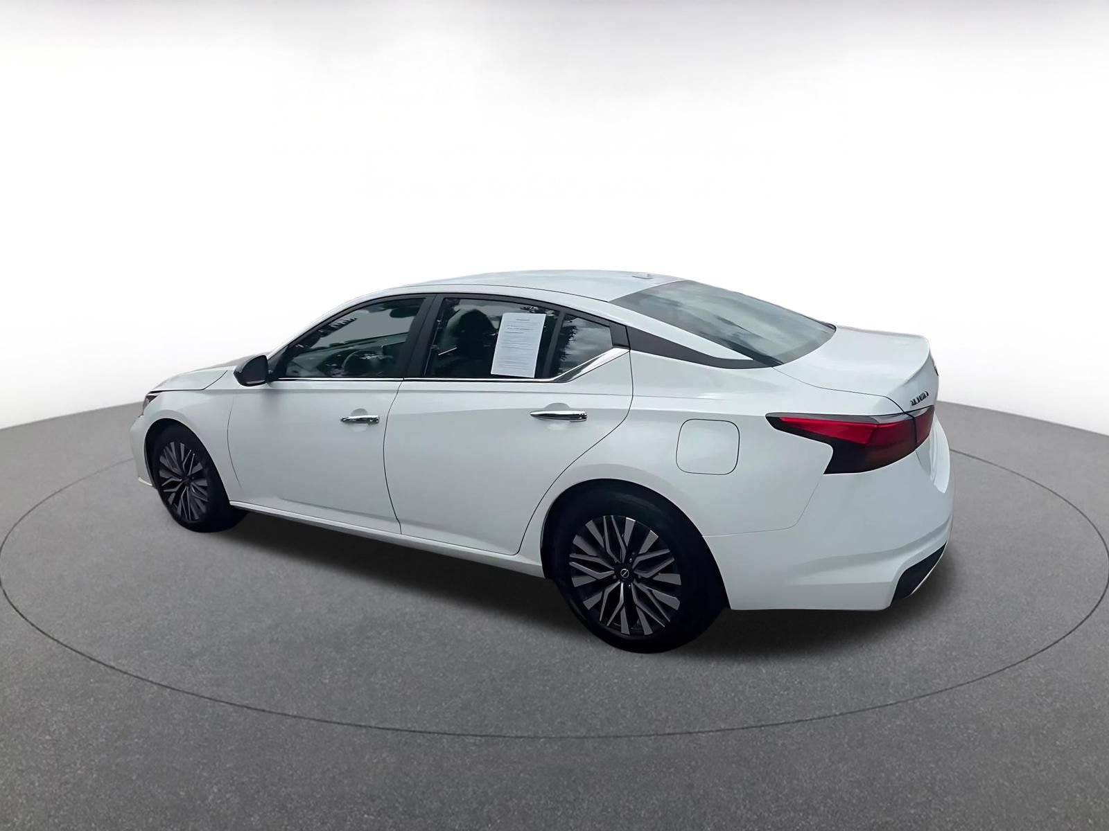 Thumbnail: 2025 Nissan Altima - 10