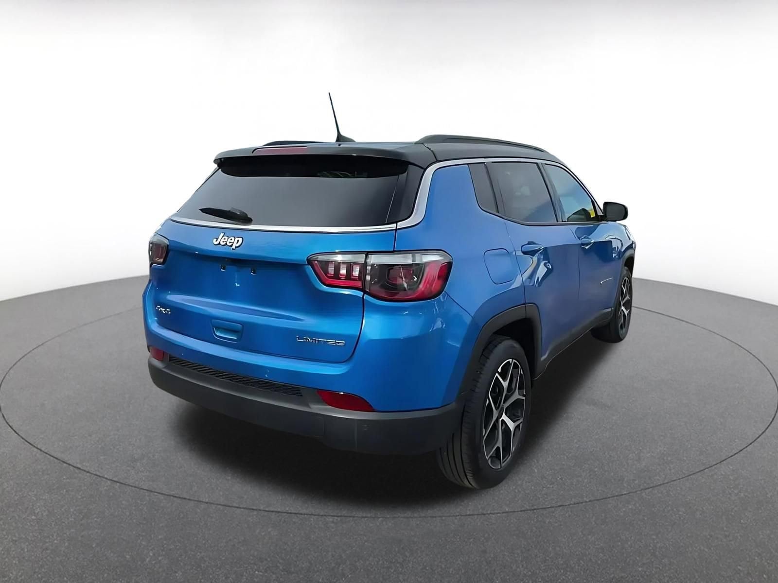 Thumbnail: 2025 Jeep Compass - 14