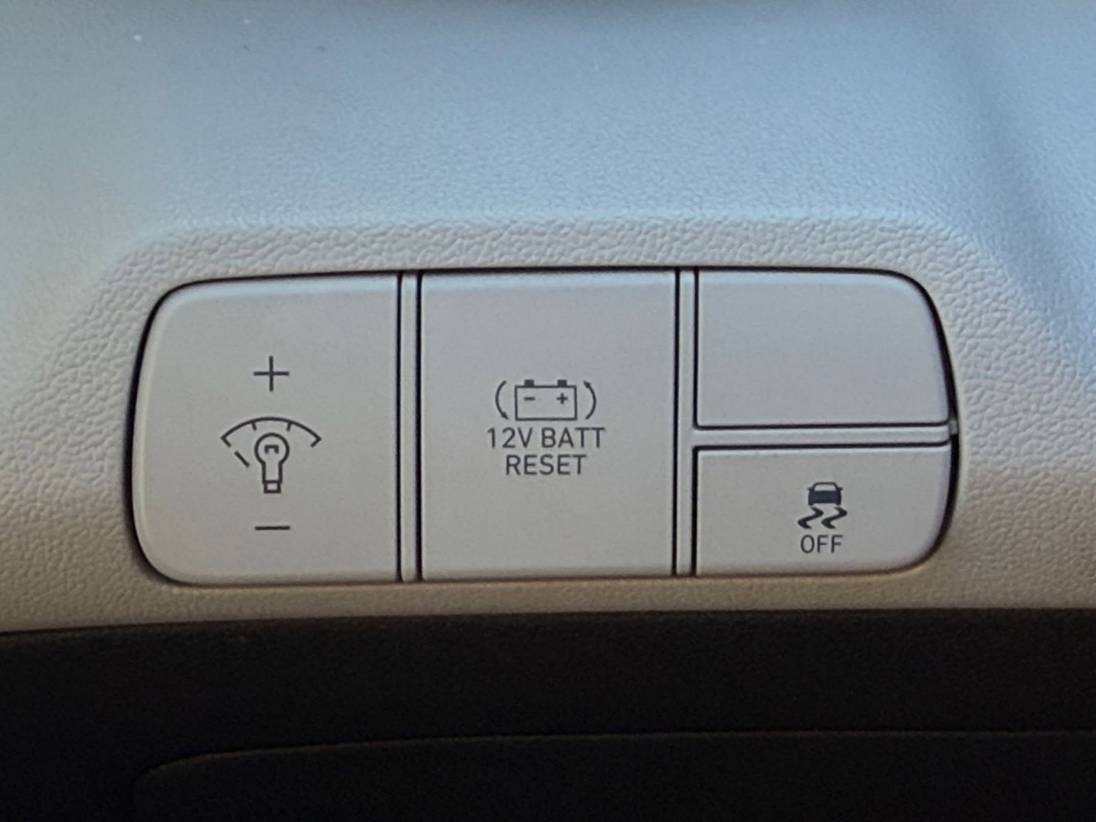 Thumbnail: 2025 Hyundai Elantra - 34