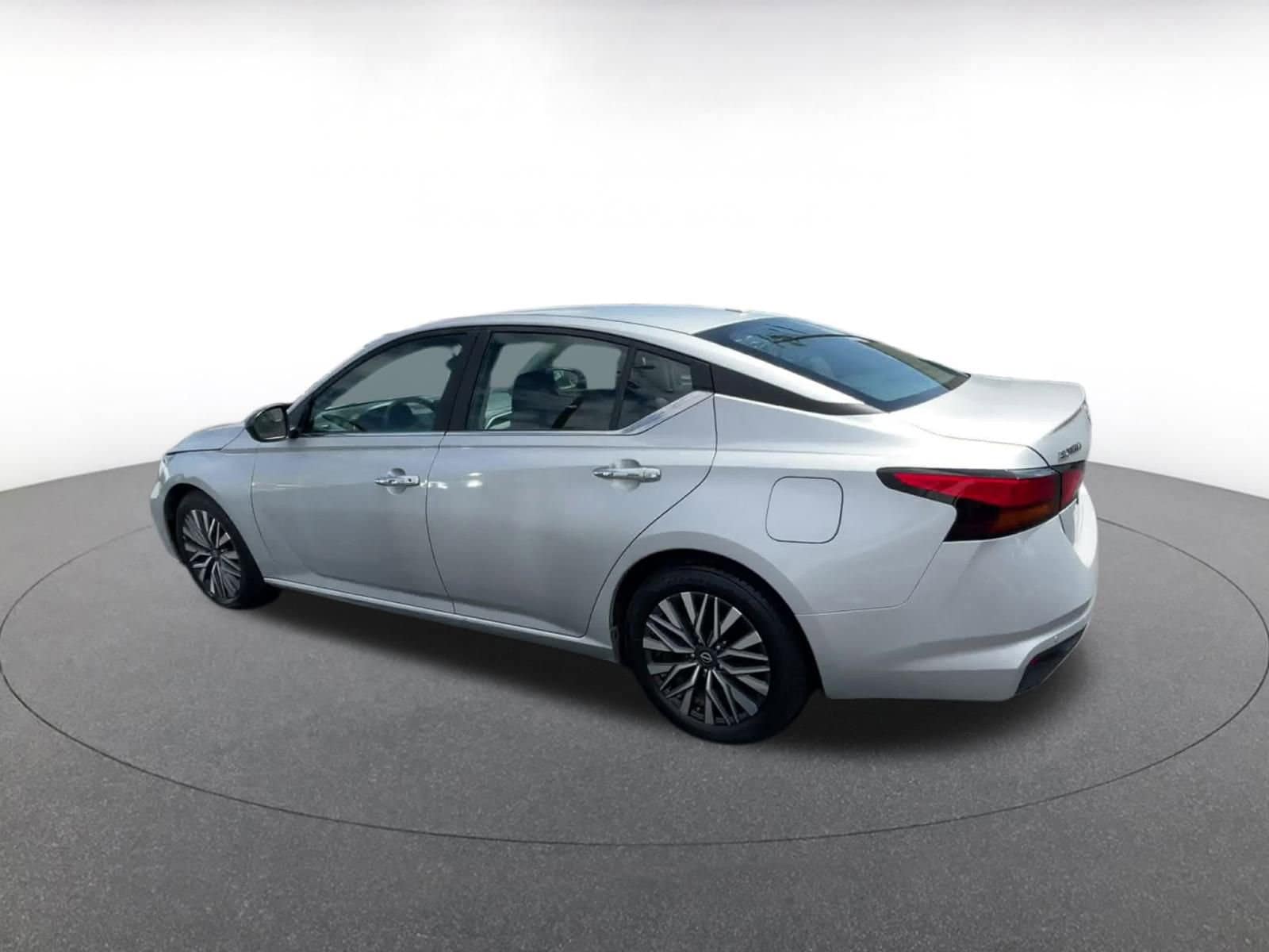 Thumbnail: 2024 Nissan Altima - 10