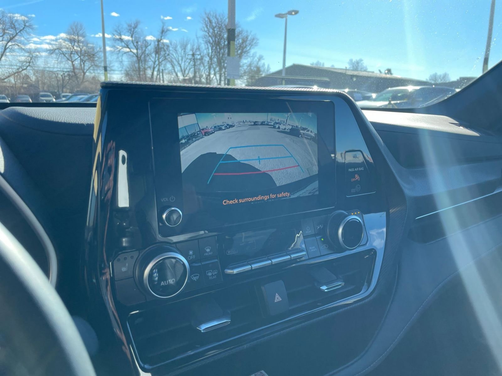 Thumbnail: 2025 Toyota Highlander - 23