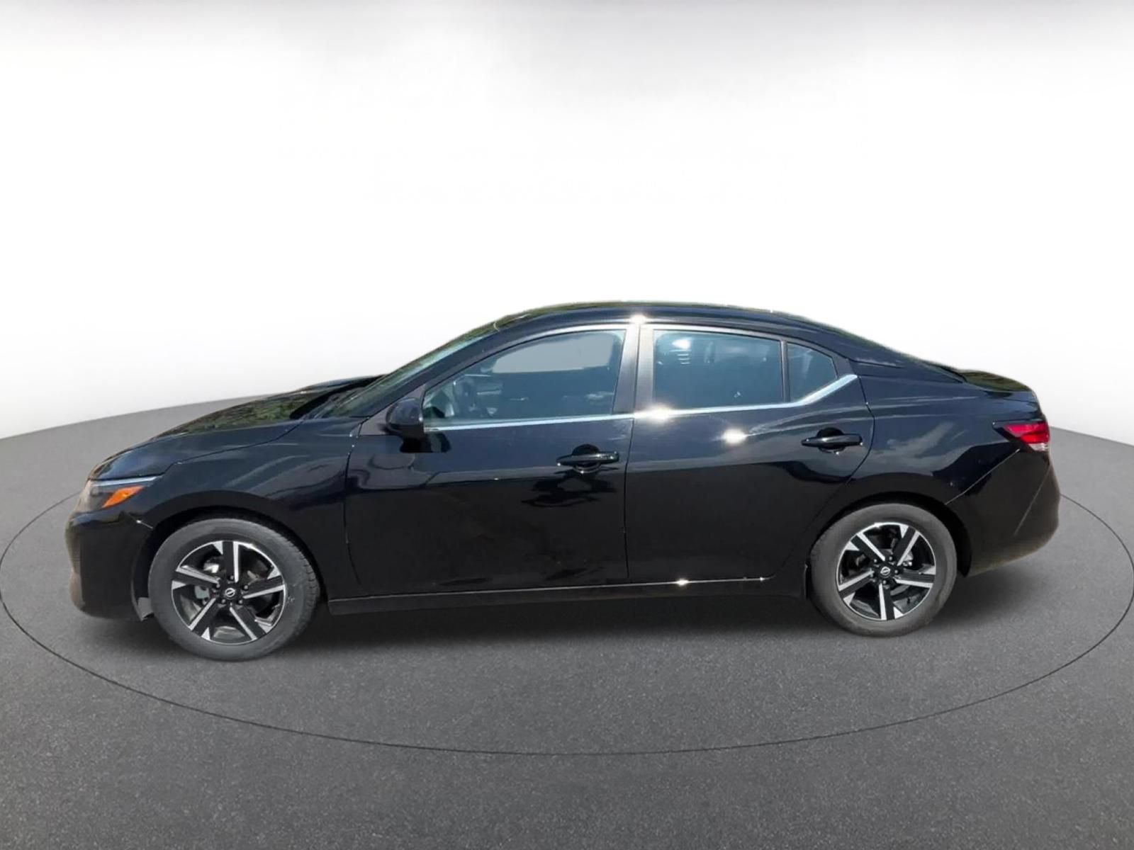 Thumbnail: 2025 Nissan Sentra - 9