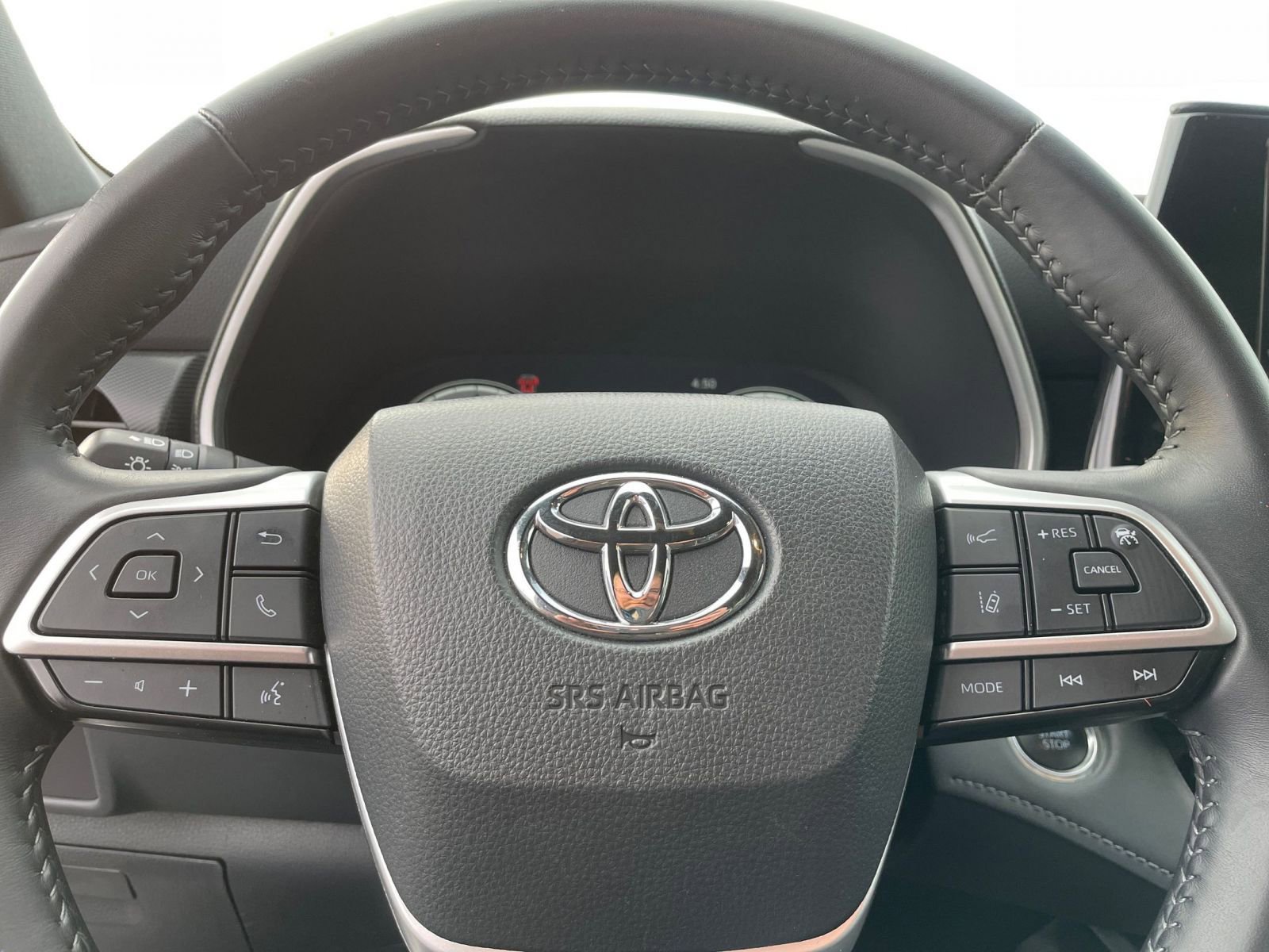 Thumbnail: 2025 Toyota Highlander - 29