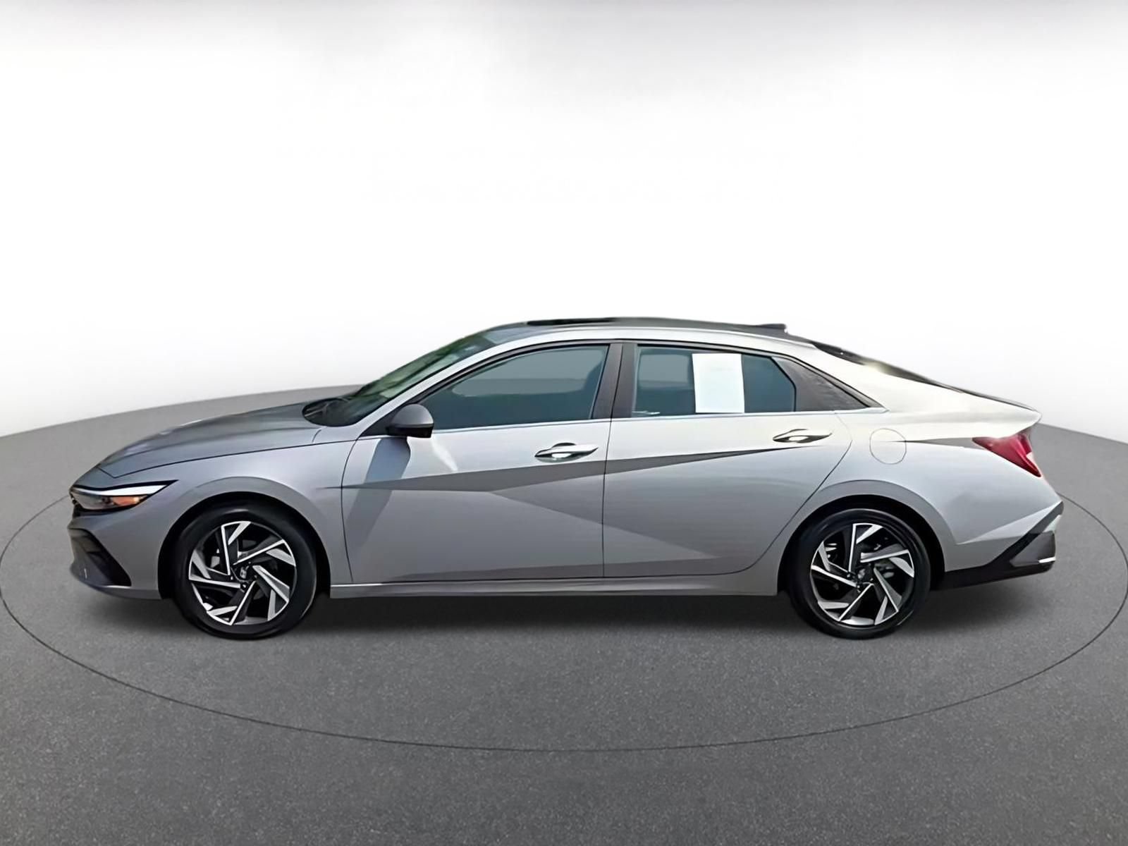 Thumbnail: 2025 Hyundai Elantra - 15