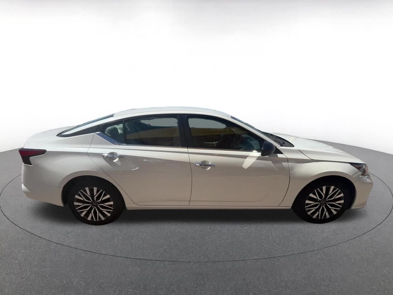 Thumbnail: 2025 Nissan Altima - 16