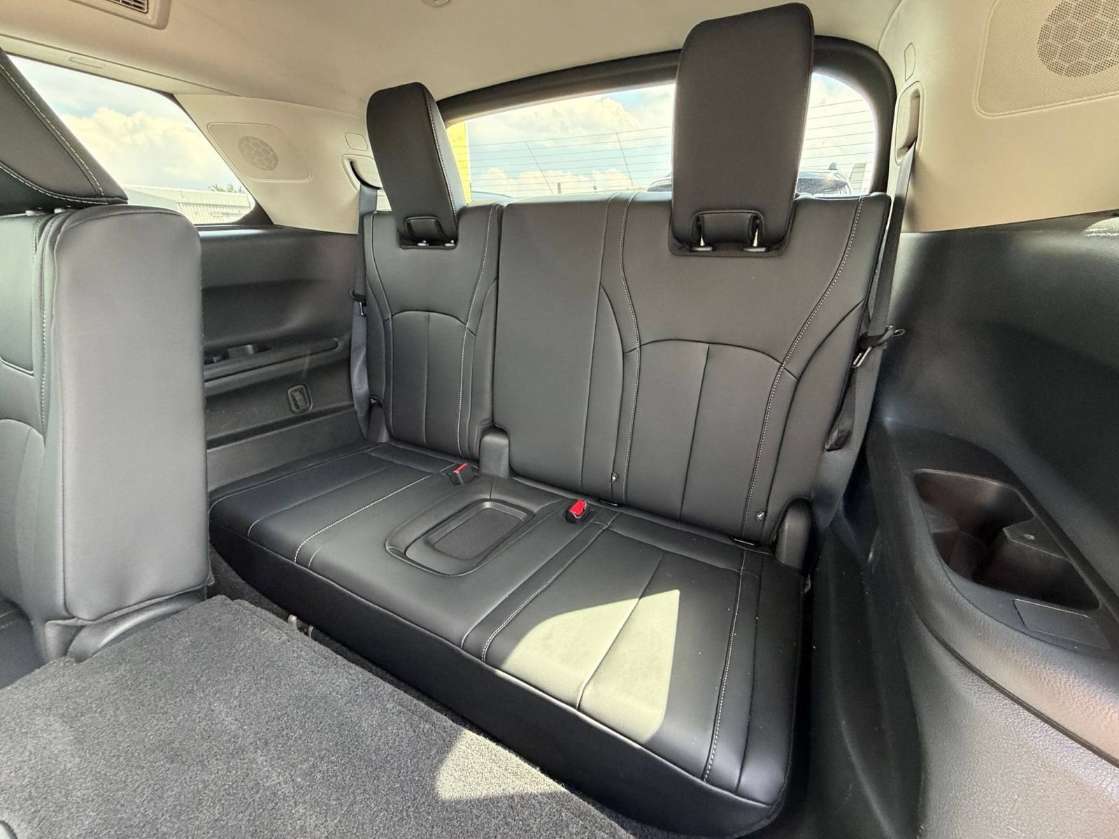 Thumbnail: 2026 INFINITI QX60 - 32