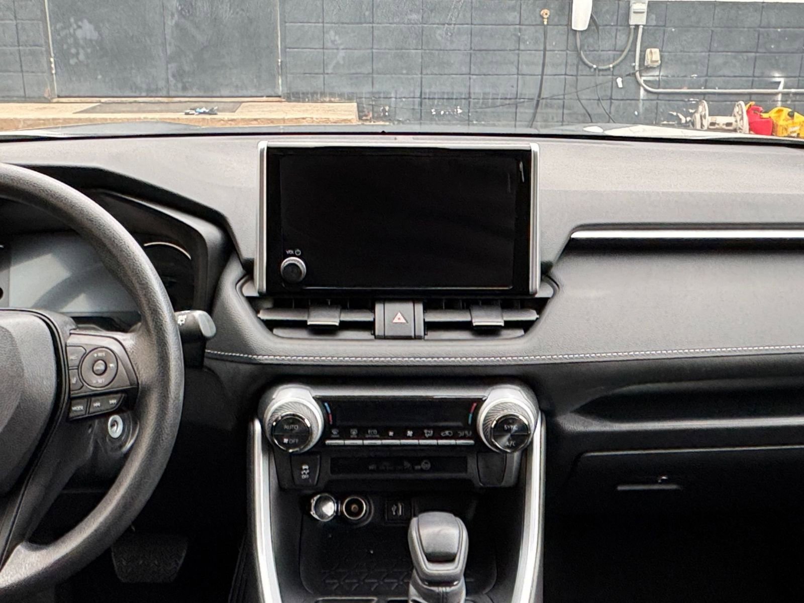 Thumbnail: 2025 Toyota RAV4 - 21