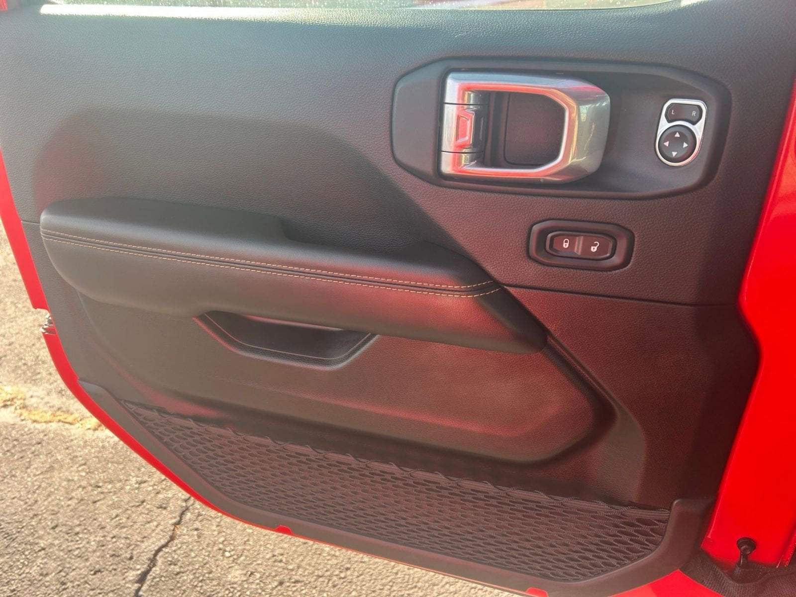 Thumbnail: 2025 Jeep Wrangler - 18