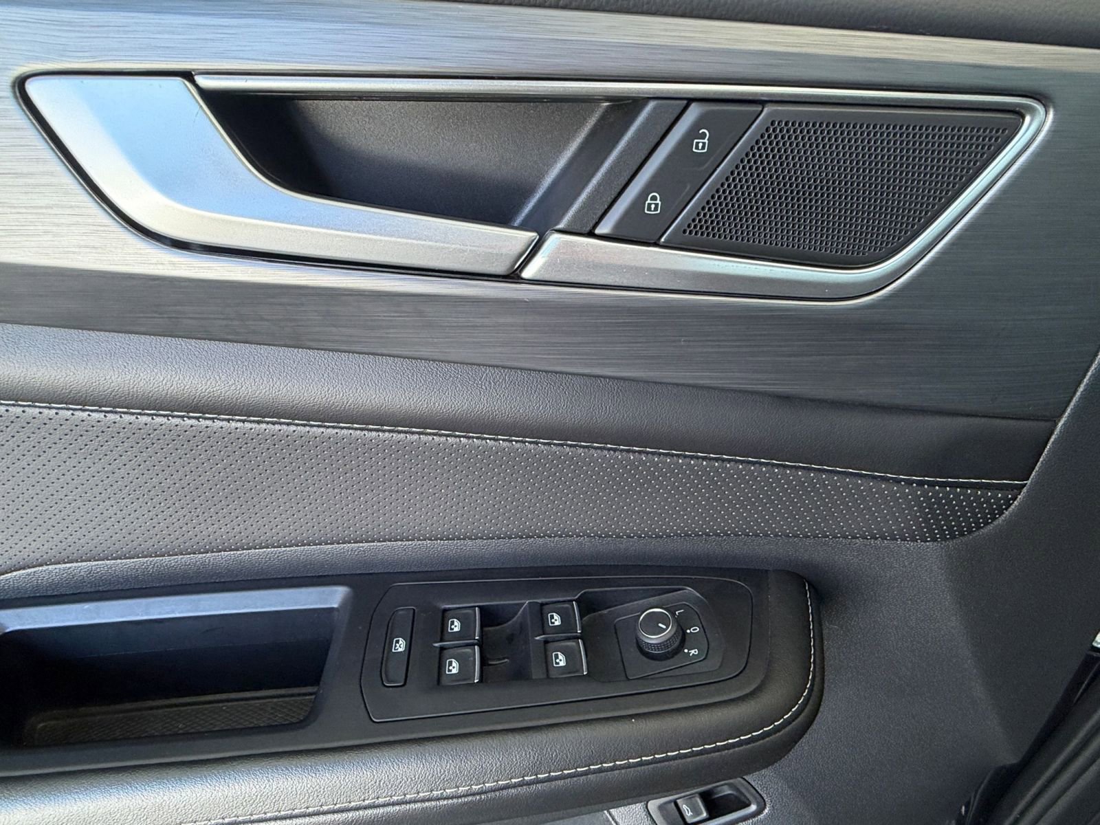 Thumbnail: 2025 Volkswagen Atlas - 18