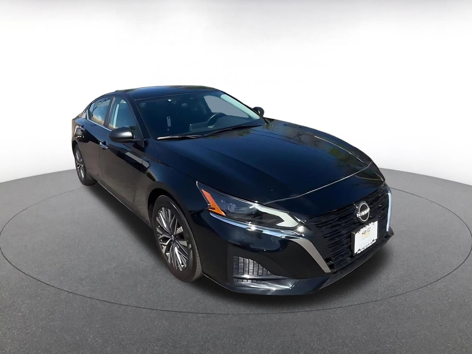 Thumbnail: 2025 Nissan Altima - 3