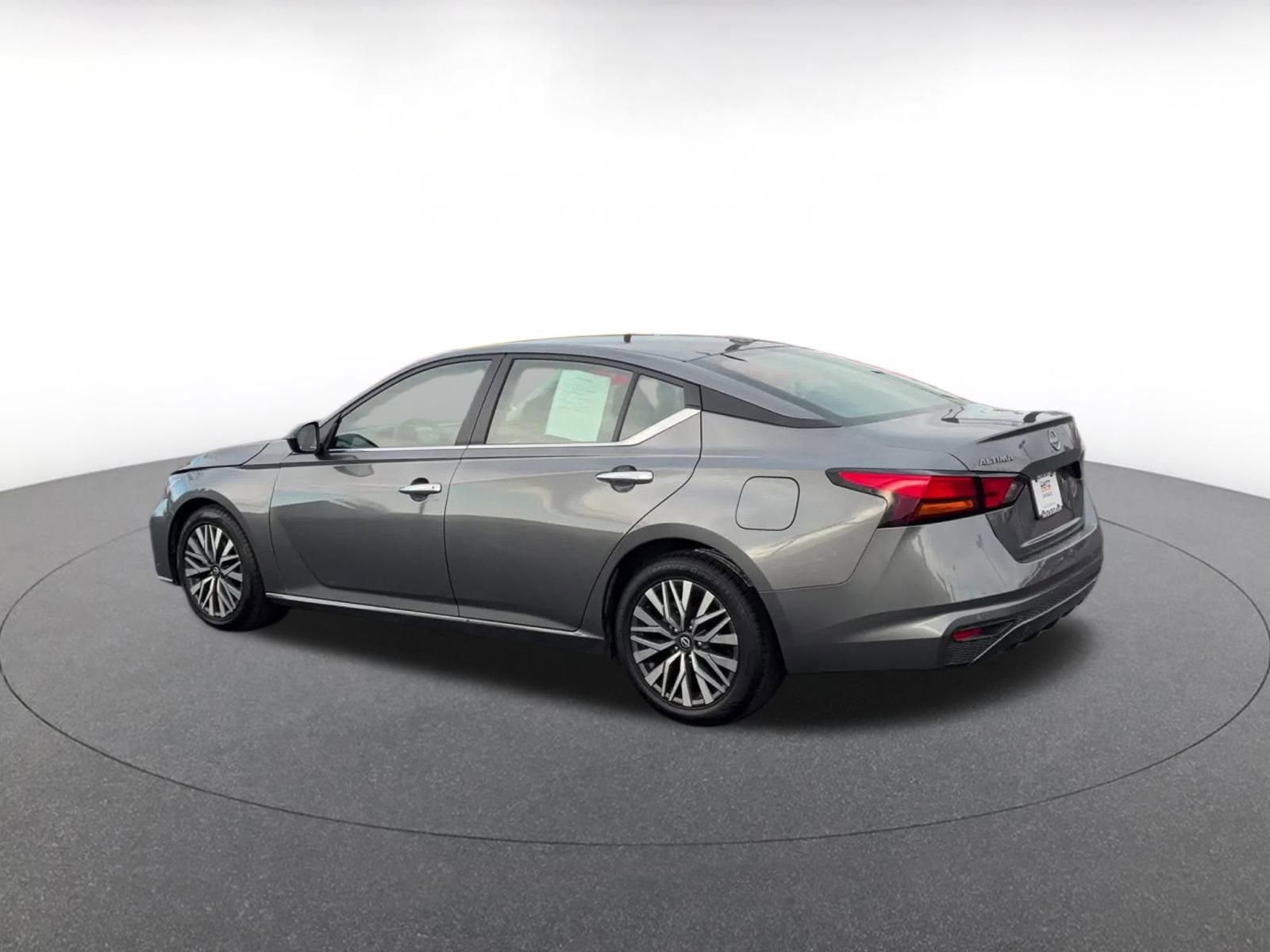 Thumbnail: 2025 Nissan Altima - 10