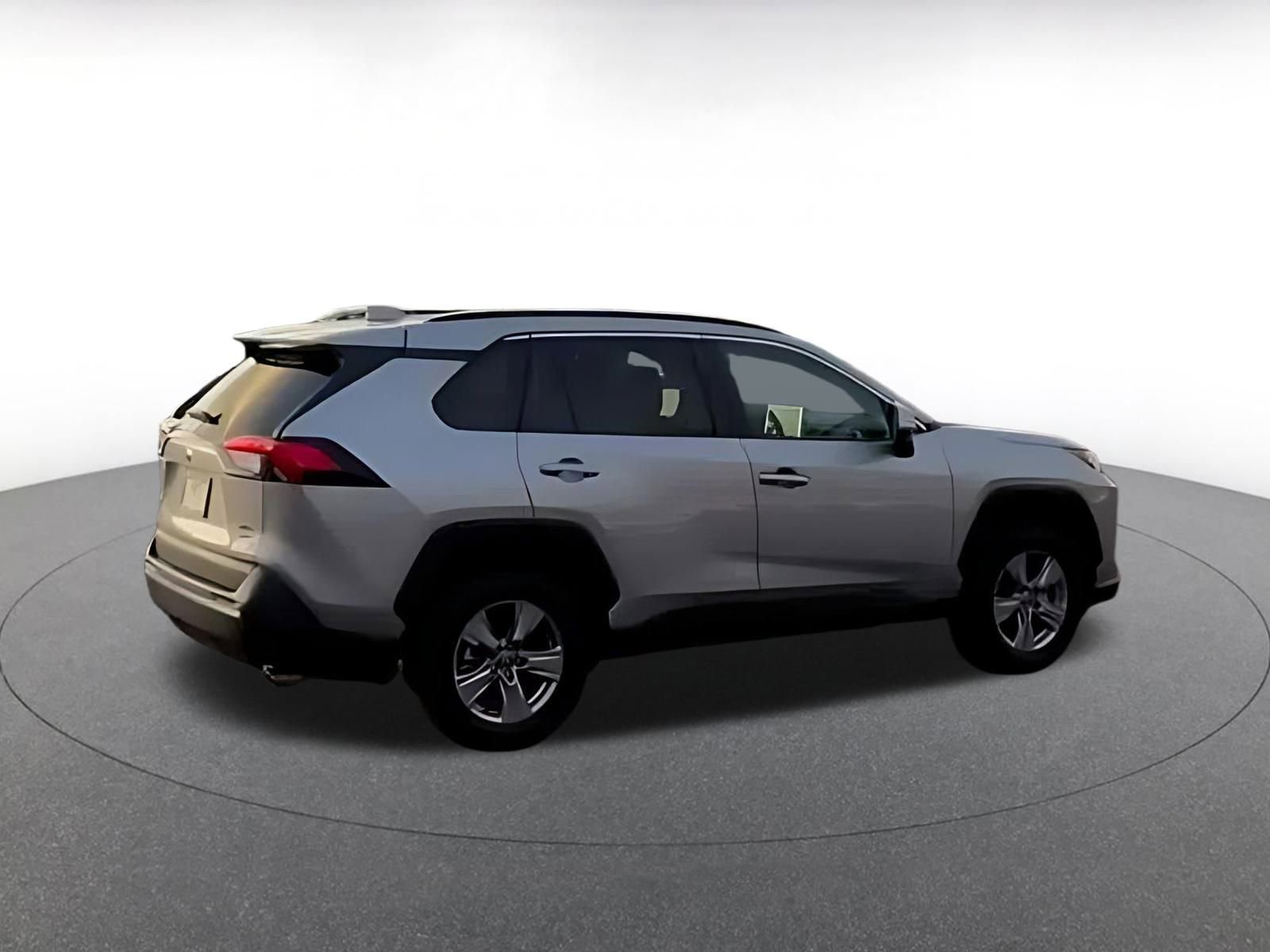 Thumbnail: 2025 Toyota RAV4 - 8