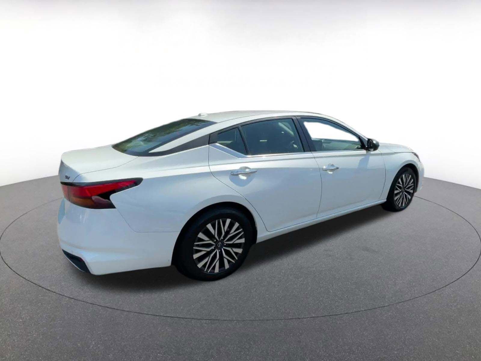 Thumbnail: 2024 Nissan Altima - 15