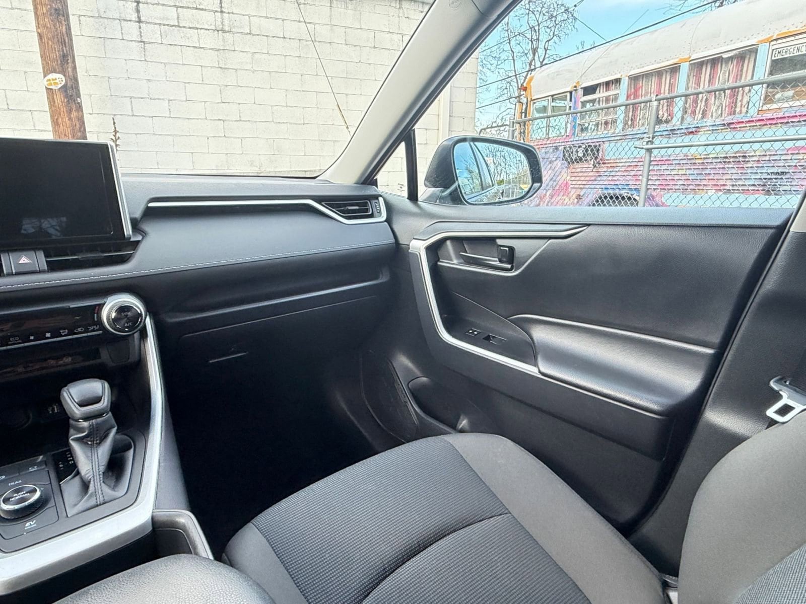 Thumbnail: 2025 Toyota RAV4 - 34