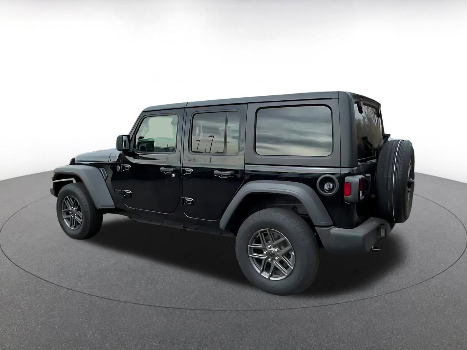 Thumbnail: 2025 Jeep Wrangler - 15