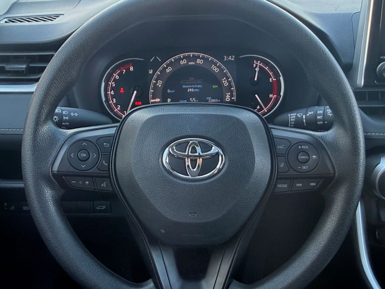 Thumbnail: 2025 Toyota RAV4 - 27