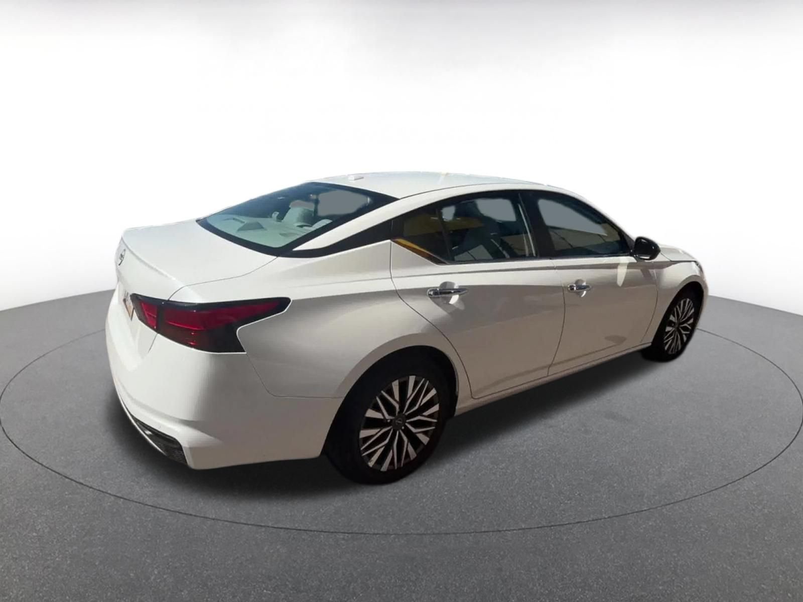 Thumbnail: 2025 Nissan Altima - 14