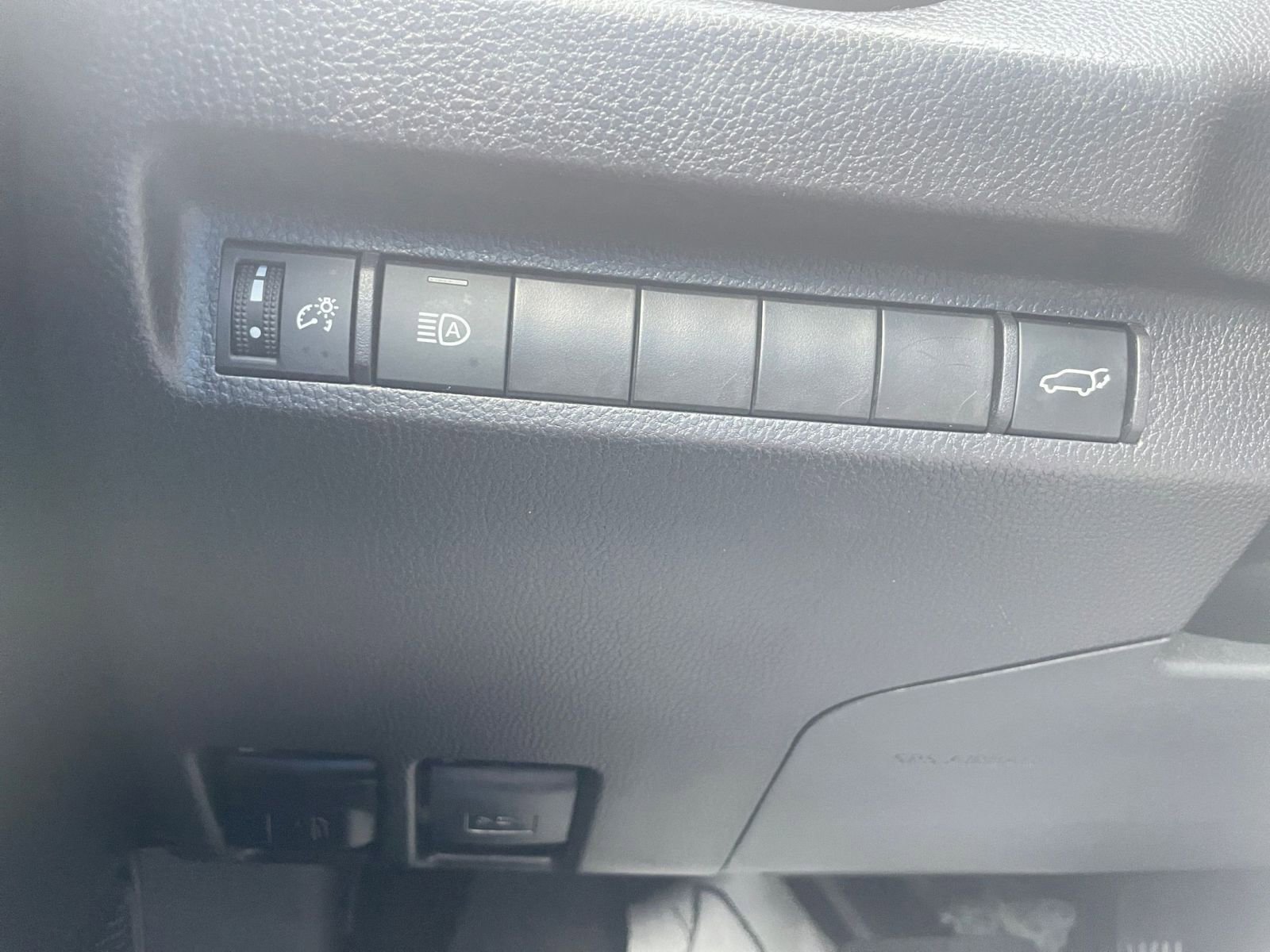 Thumbnail: 2025 Toyota RAV4 - 34