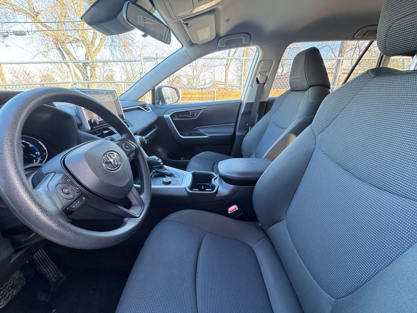 Thumbnail: 2025 Toyota RAV4 - 25