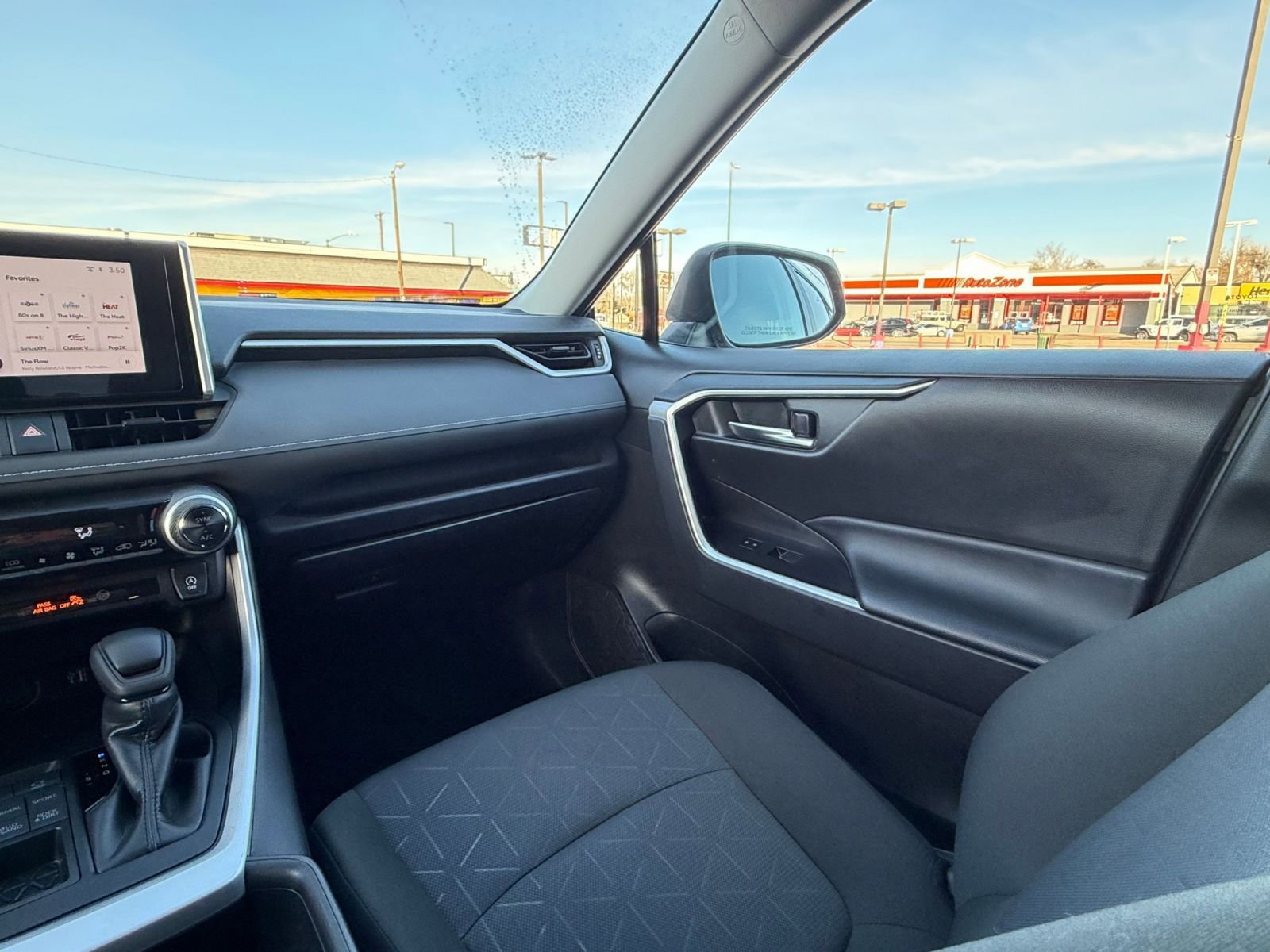 Thumbnail: 2025 Toyota RAV4 - 35