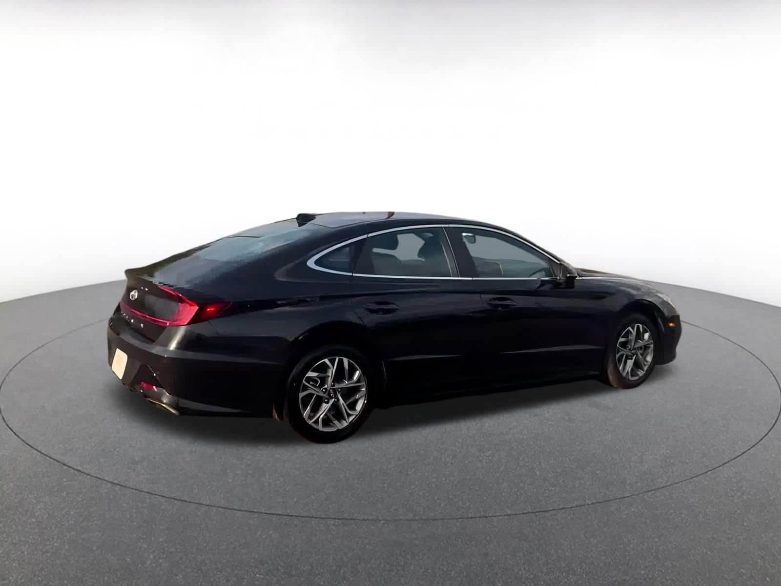 Thumbnail: 2023 Hyundai Sonata - 12