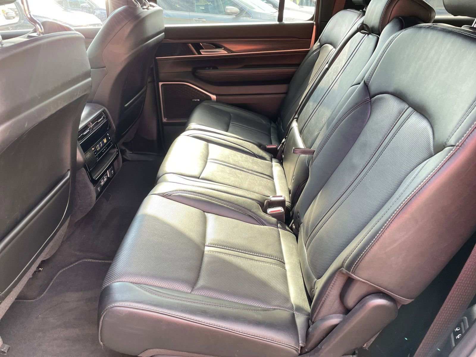 Thumbnail: 2023 Jeep Wagoneer - 25