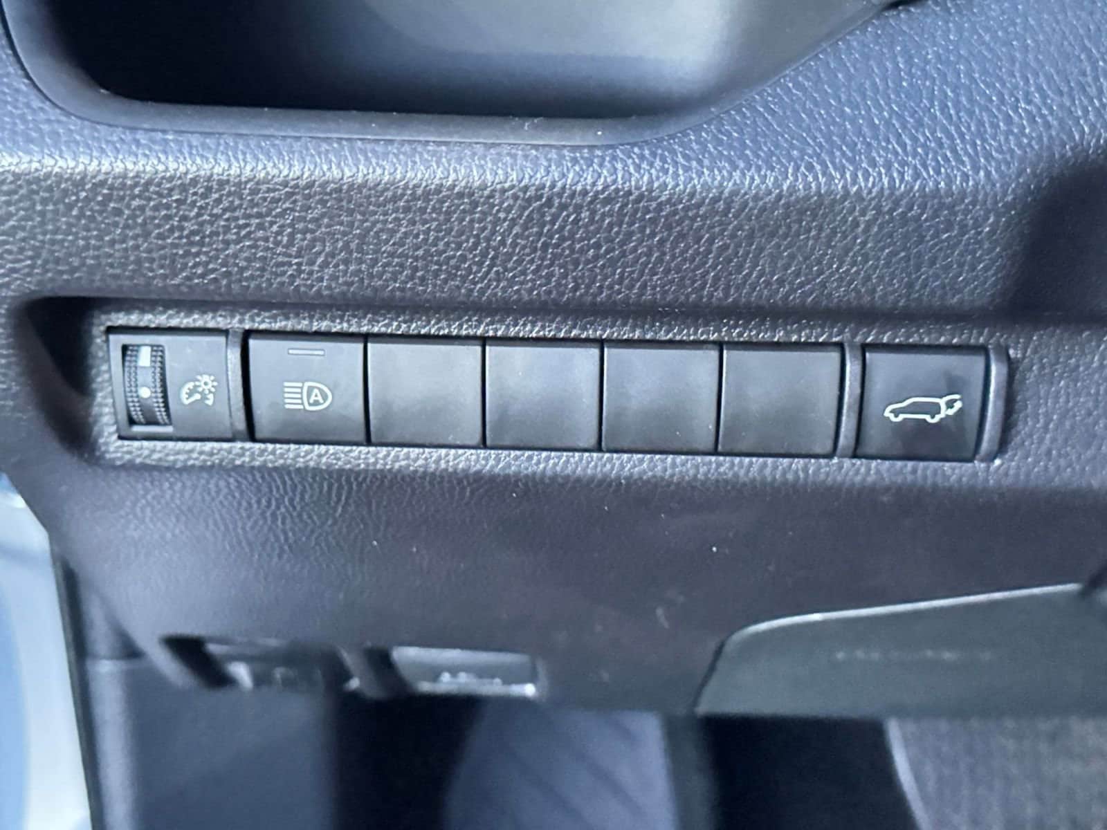 Thumbnail: 2025 Toyota RAV4 - 34