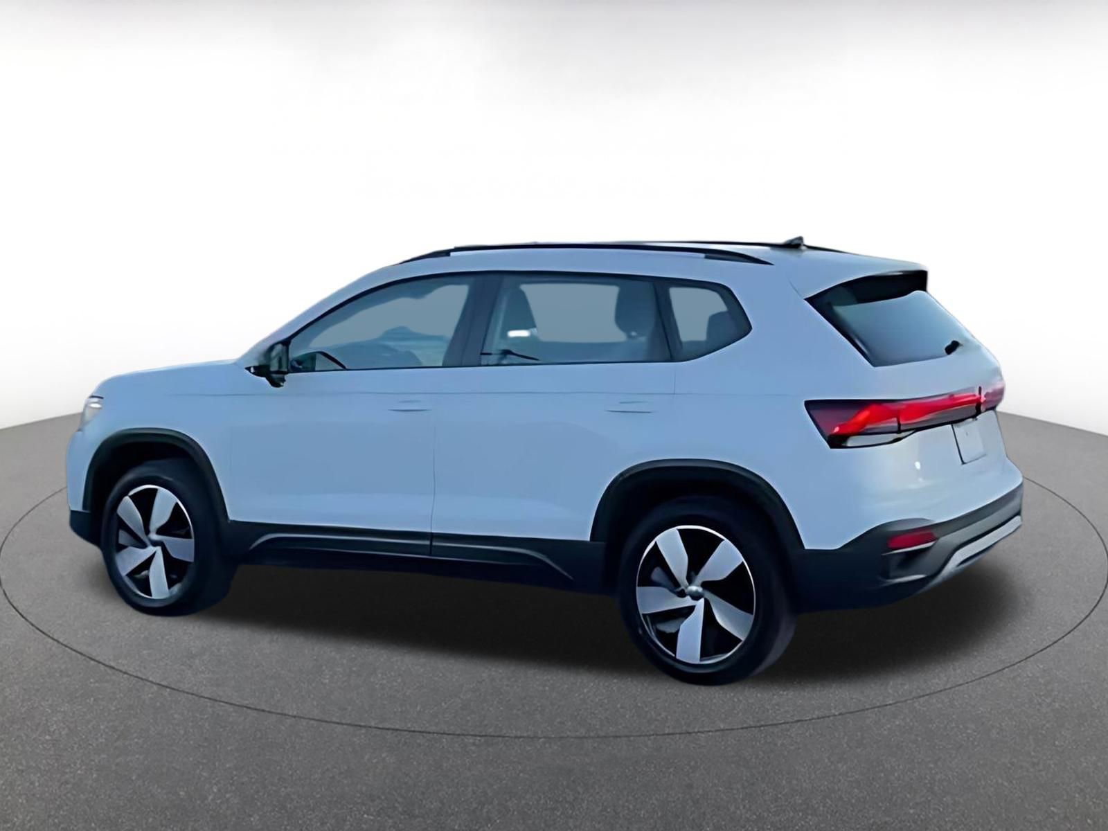 Thumbnail: 2025 Volkswagen Taos - 10