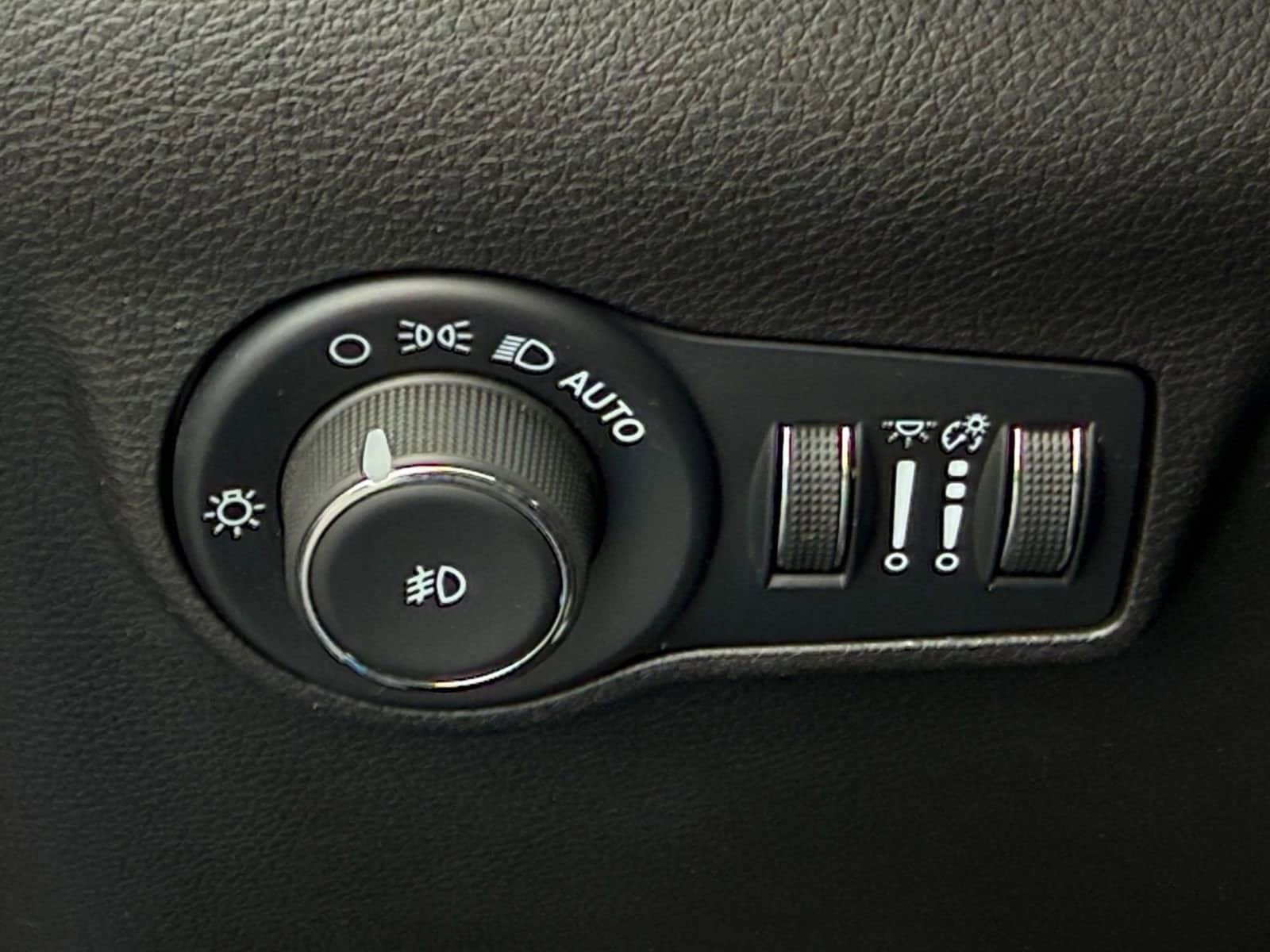 Thumbnail: 2025 Jeep Compass - 34