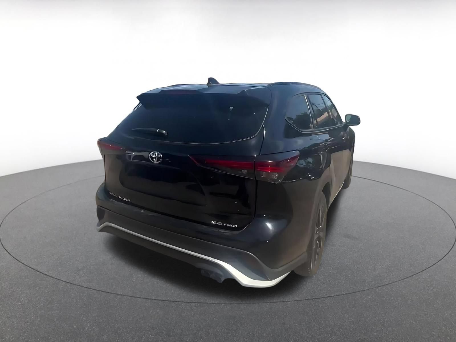 Thumbnail: 2025 Toyota Highlander - 14