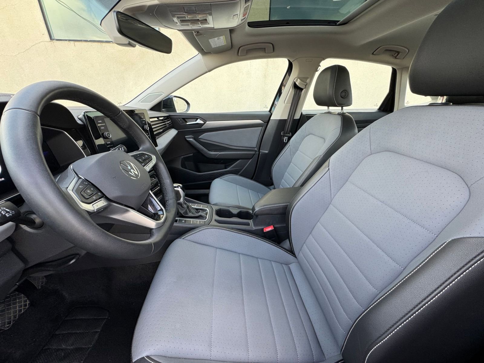 Thumbnail: 2025 Volkswagen Jetta - 25