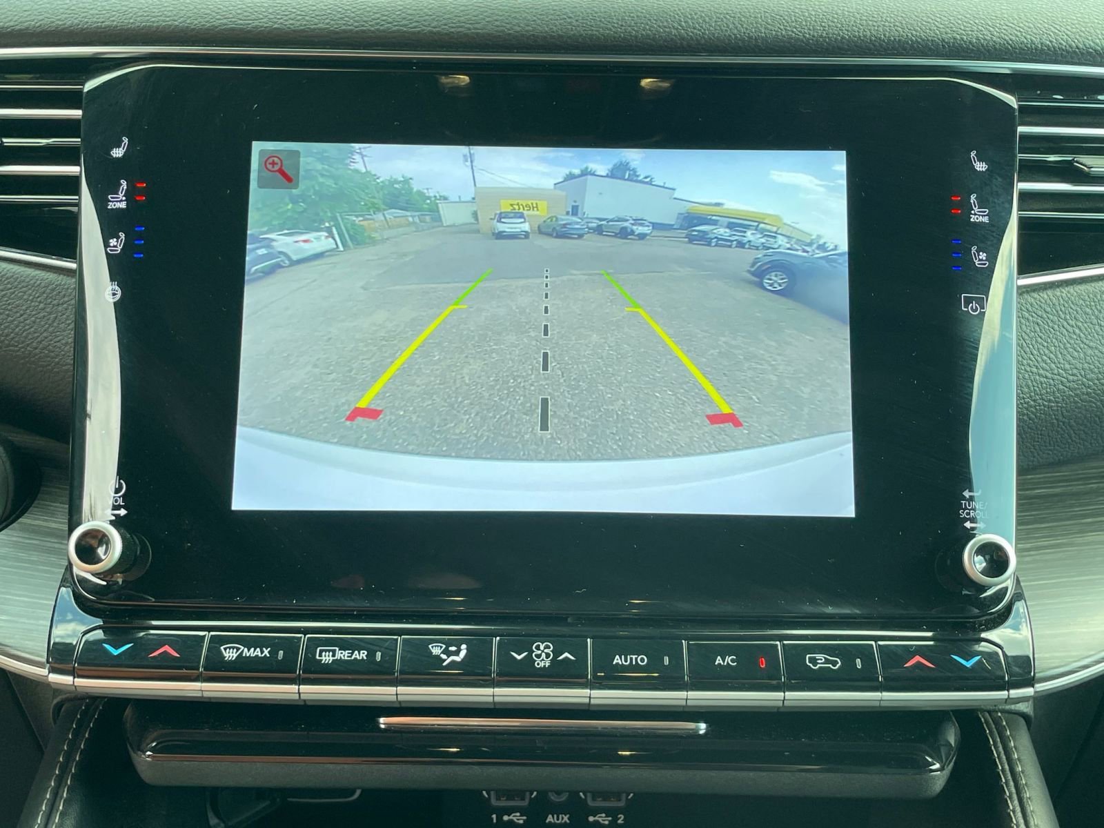 Thumbnail: 2023 Jeep Wagoneer - 17