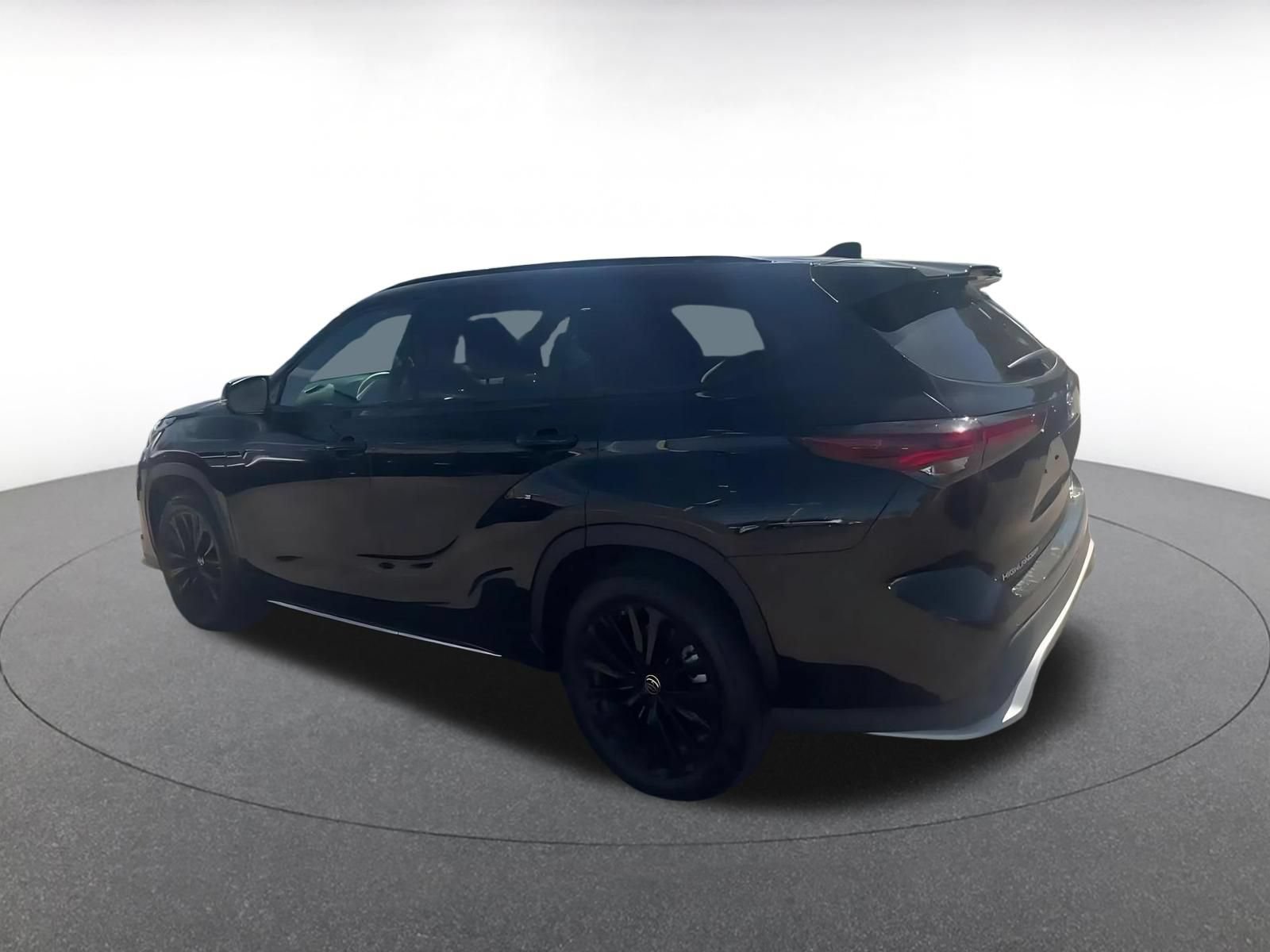 Thumbnail: 2025 Toyota Highlander - 10