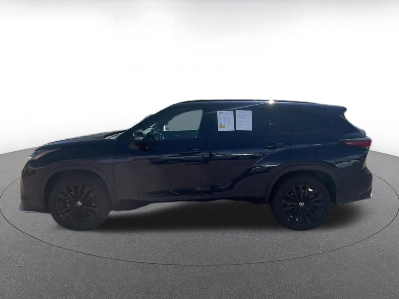 Thumbnail: 2025 Toyota Highlander - 9