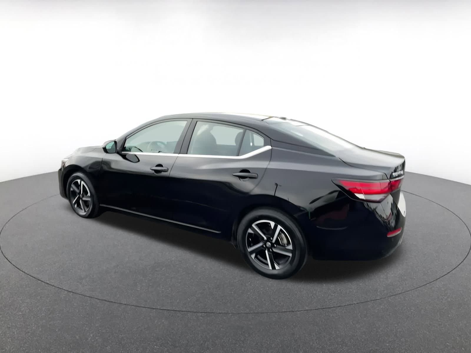 Thumbnail: 2024 Nissan Sentra - 10