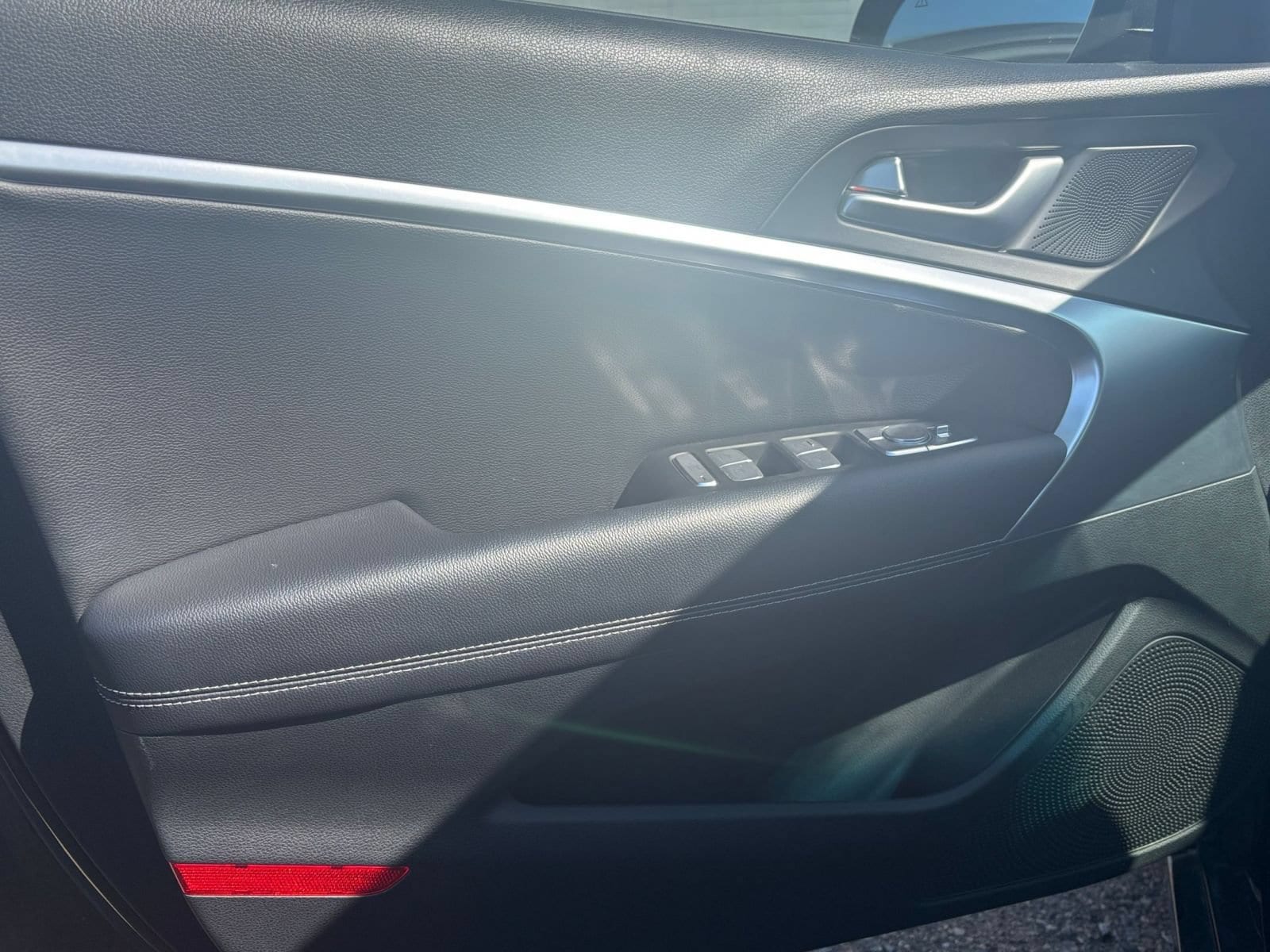 Thumbnail: 2025 Genesis G70 - 18