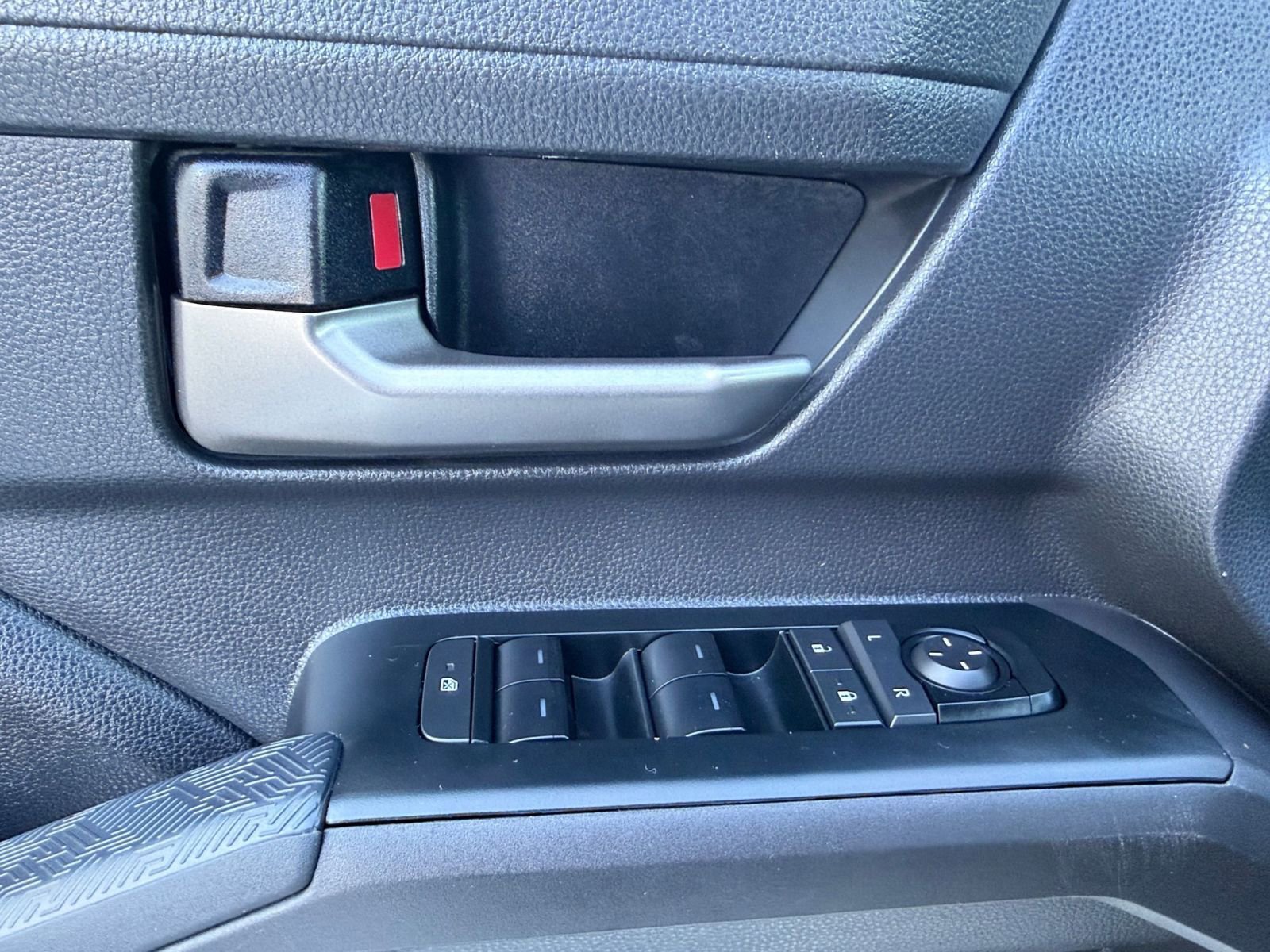 Thumbnail: 2025 Toyota Tacoma - 18