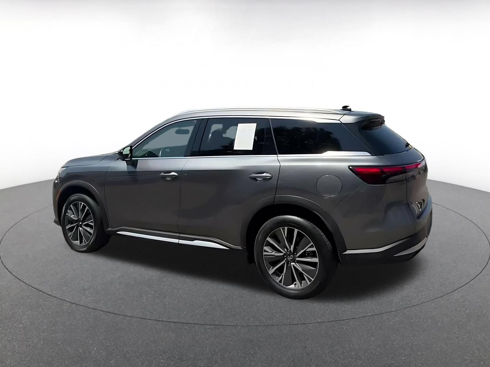 Thumbnail: 2026 INFINITI QX60 - 10