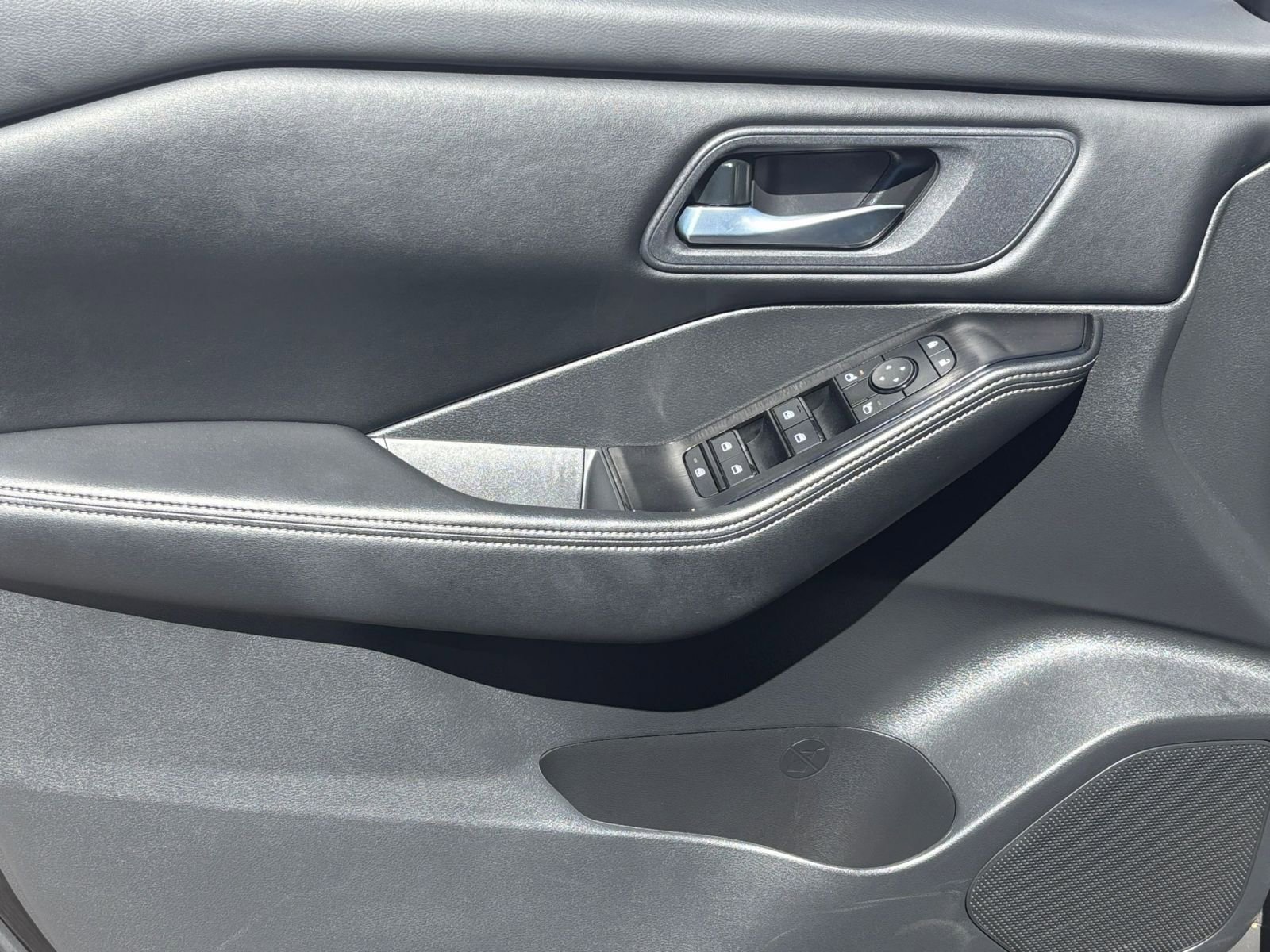 Thumbnail: 2025 Nissan Rogue - 18