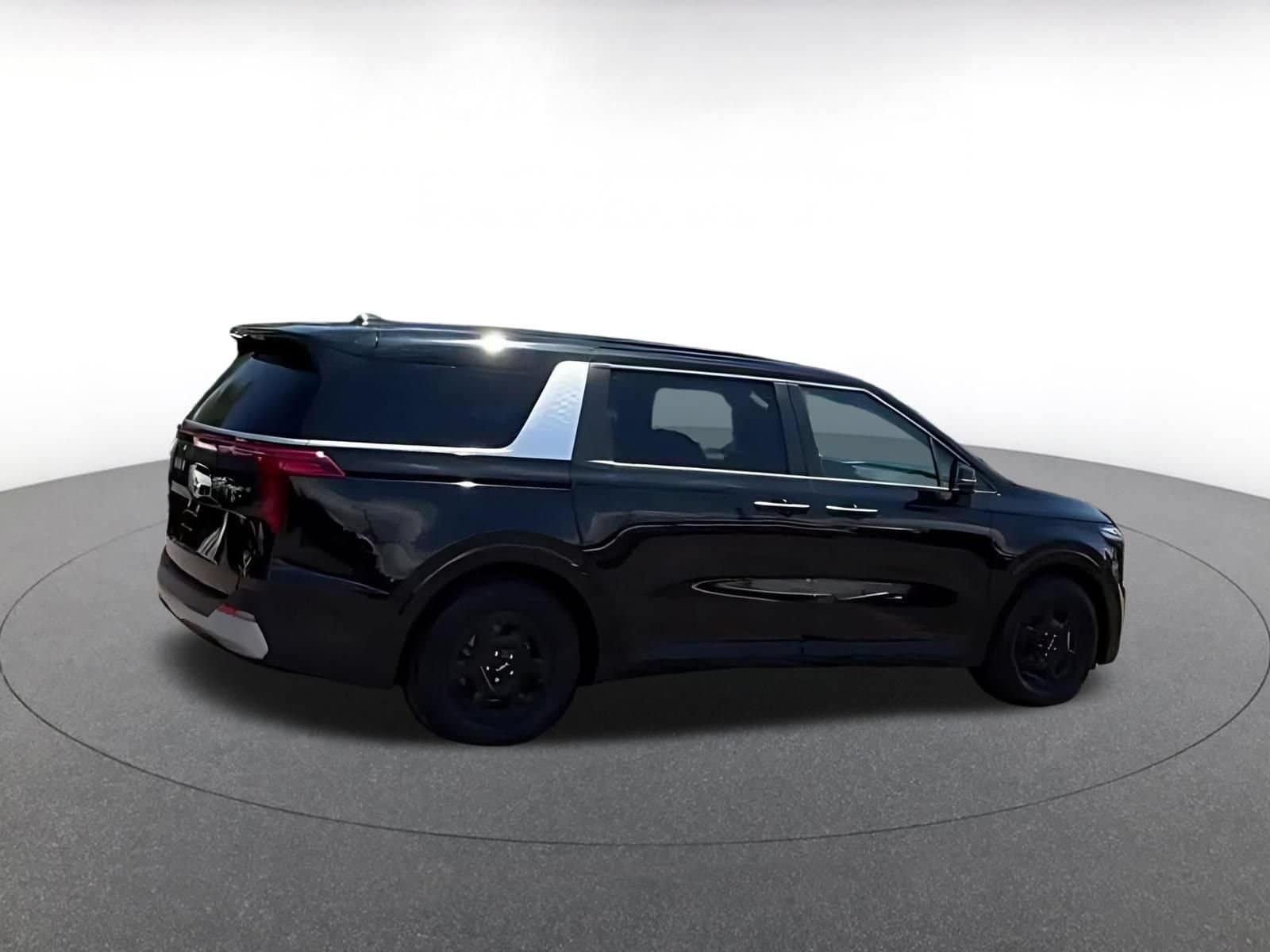 Thumbnail: 2026 Kia Carnival - 8