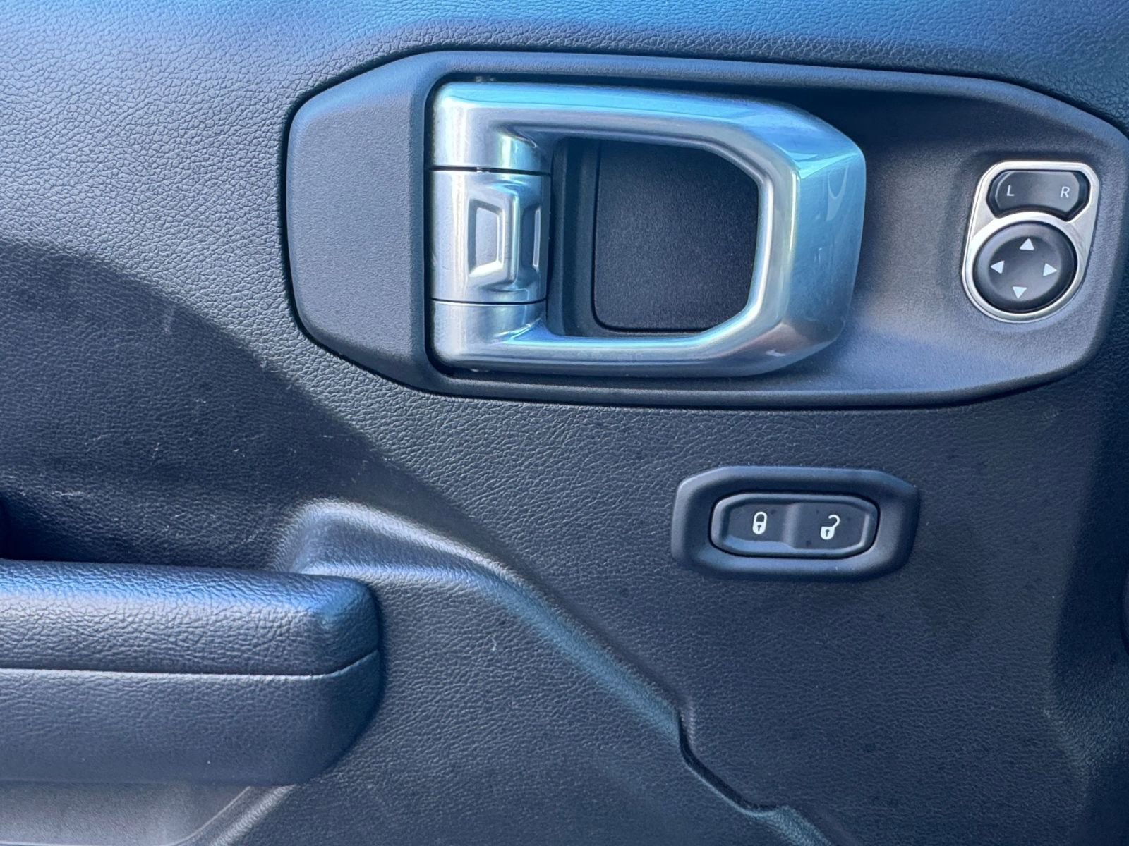 Thumbnail: 2025 Jeep Wrangler - 20