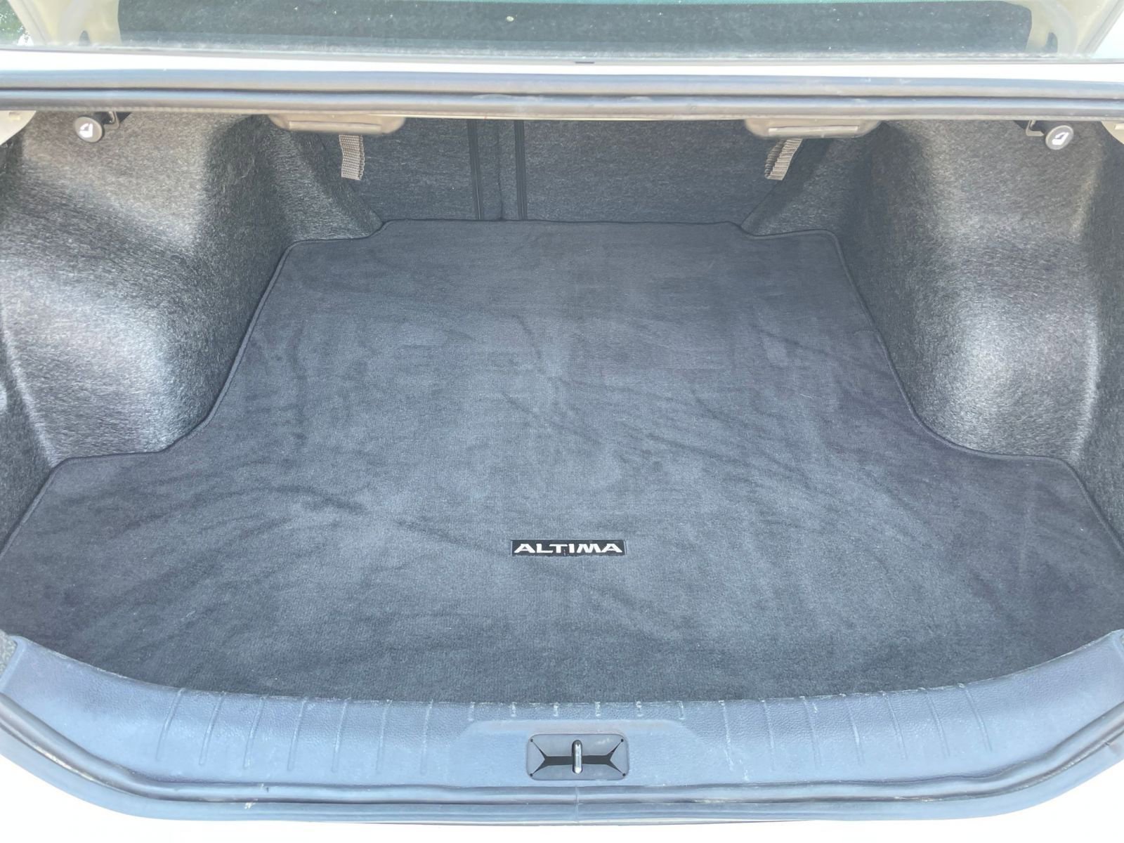 Thumbnail: 2024 Nissan Altima - 31